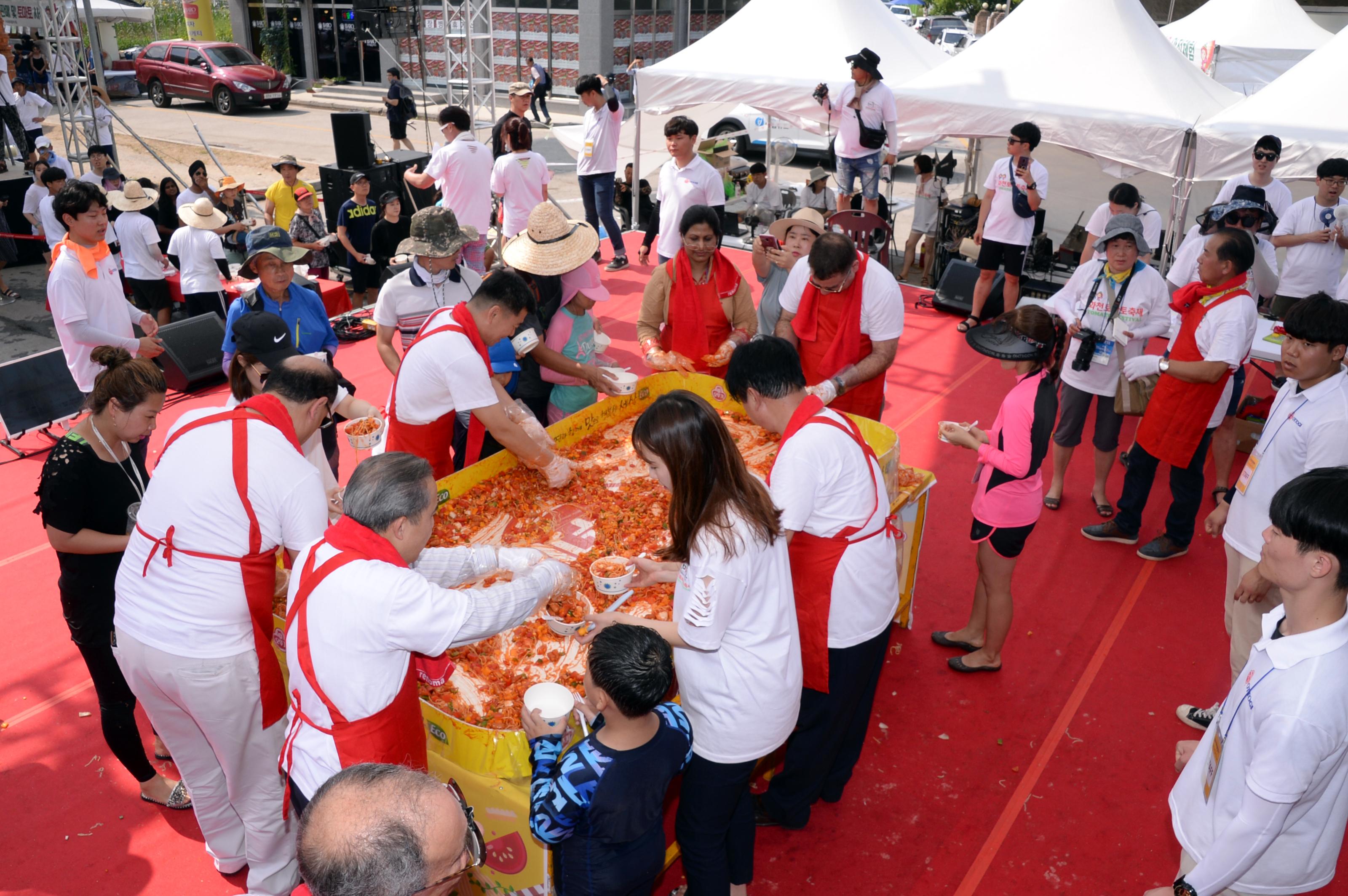 2018 화천토마토축제 주한대사 초청 천인의 식탁 의 사진