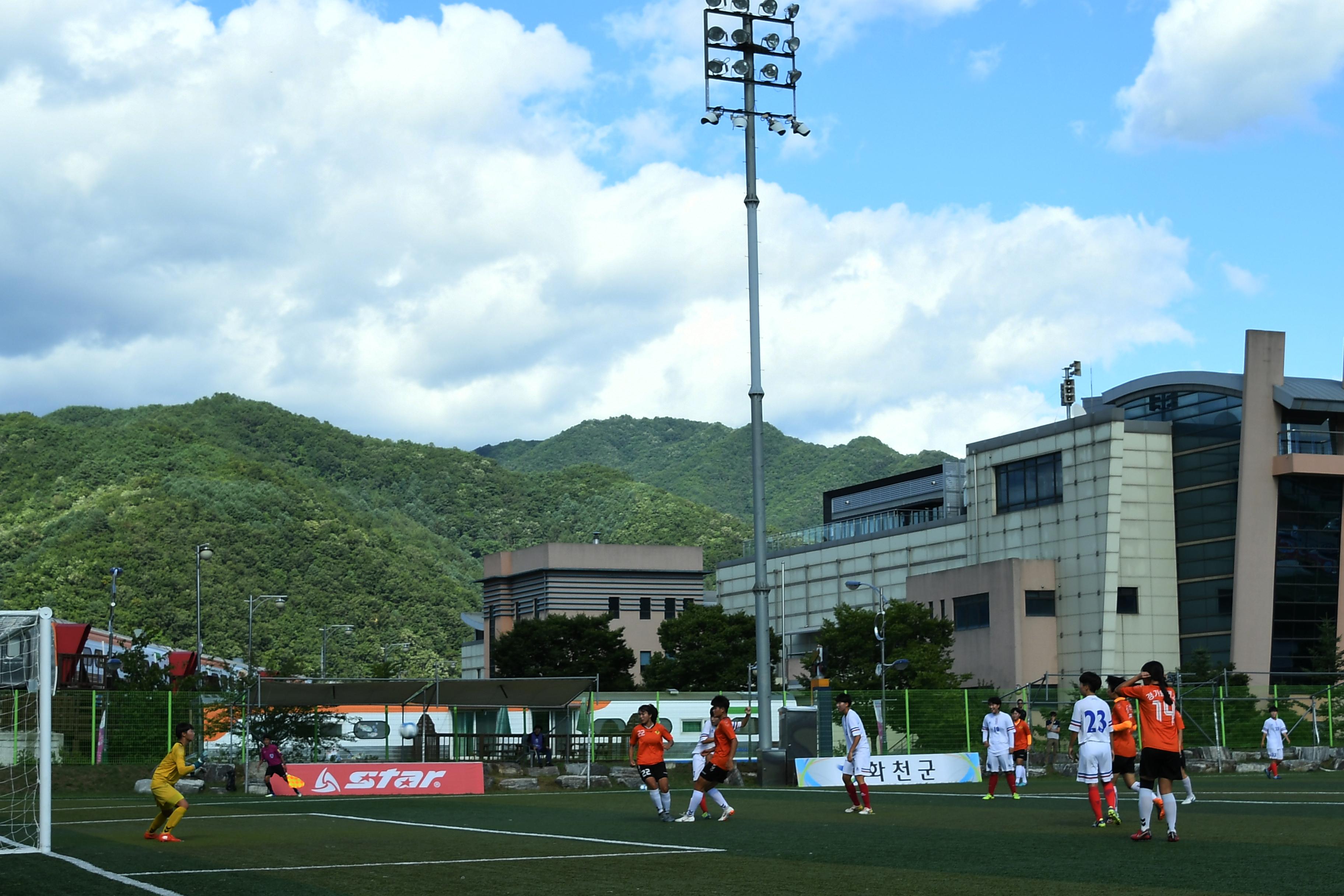 물의나라 화천 2018 추계 한국여자축구연맹전 의 사진