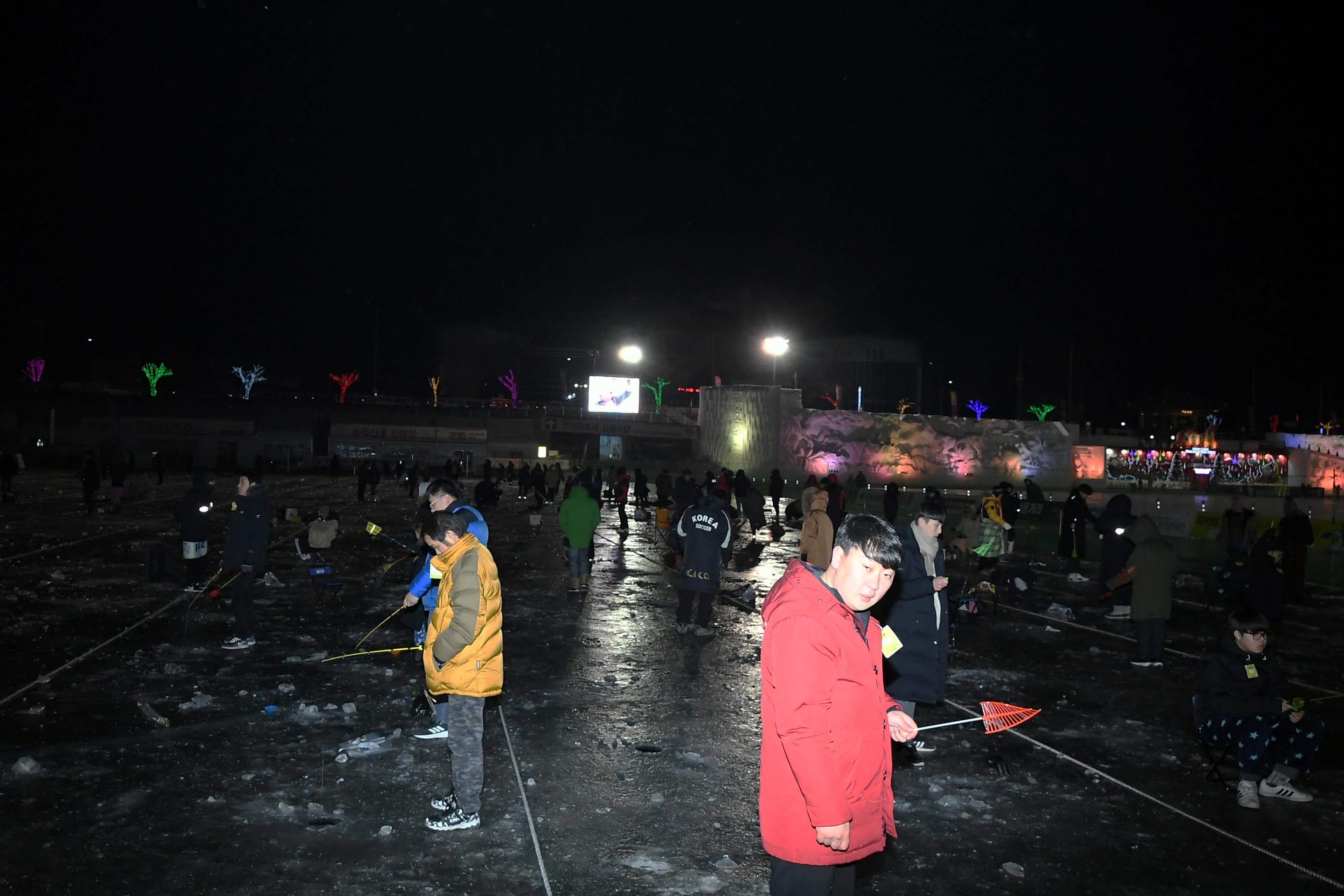 2019 화천산천어축제 산천어 야간낚시 전경 의 사진