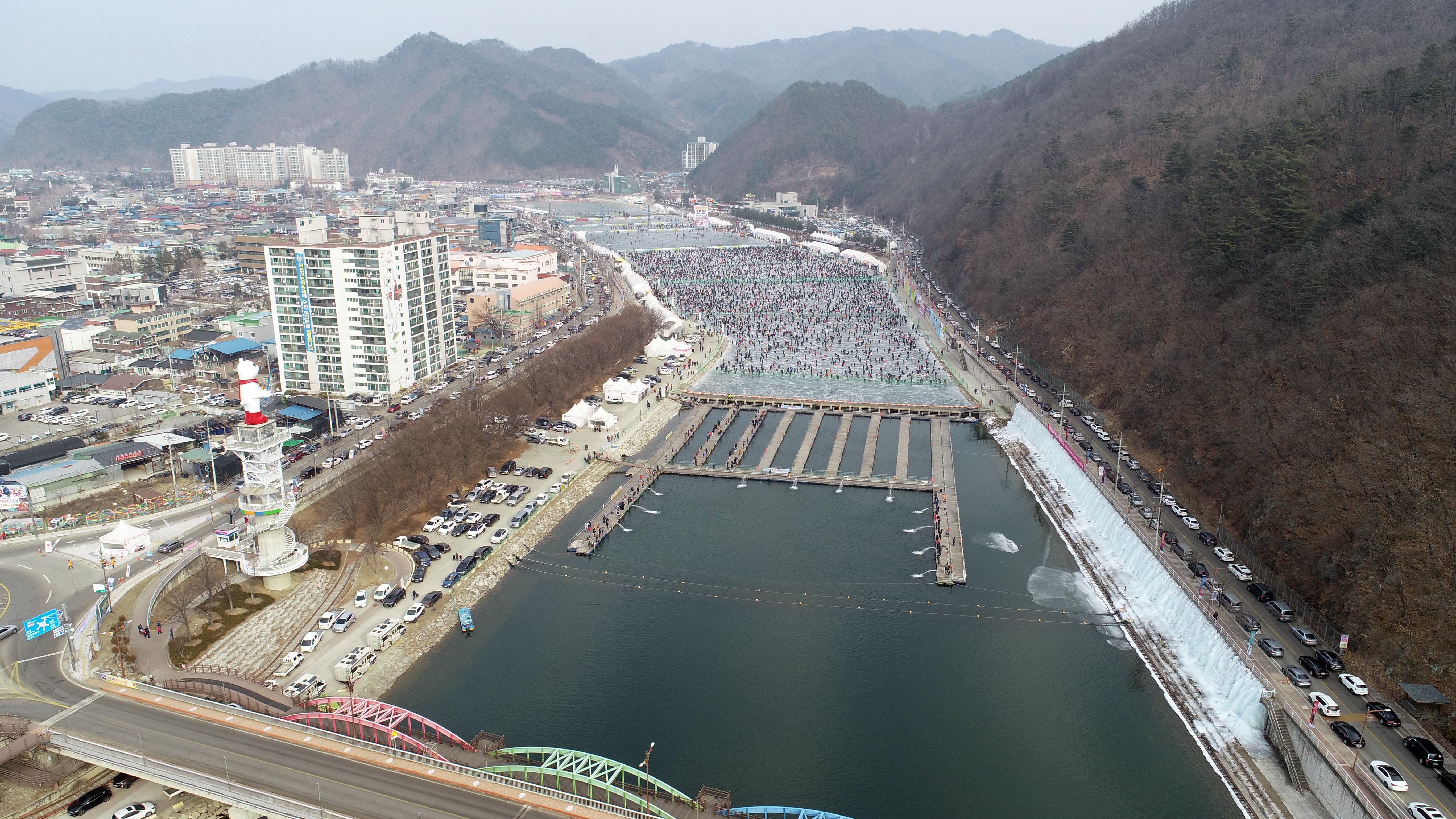 2019 화천산천어축제장 드론 항공촬영 의 사진