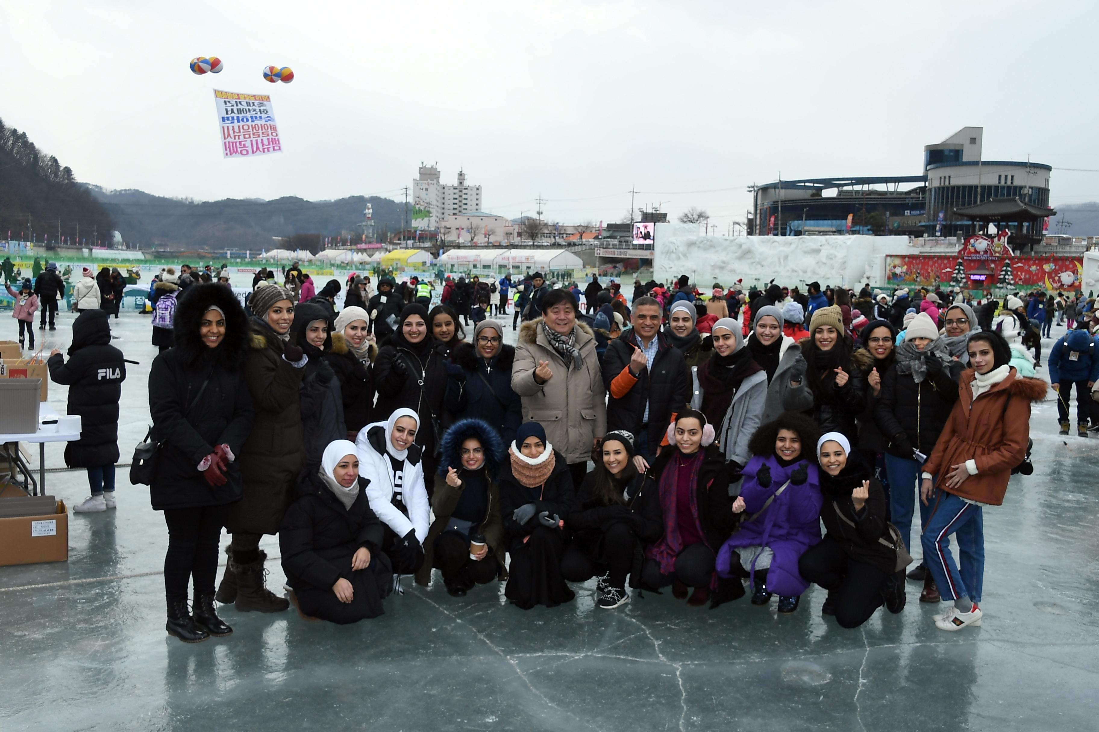 2019 화천산천어축제장 쿠웨이트 치과대학교 여학생 방문 의 사진