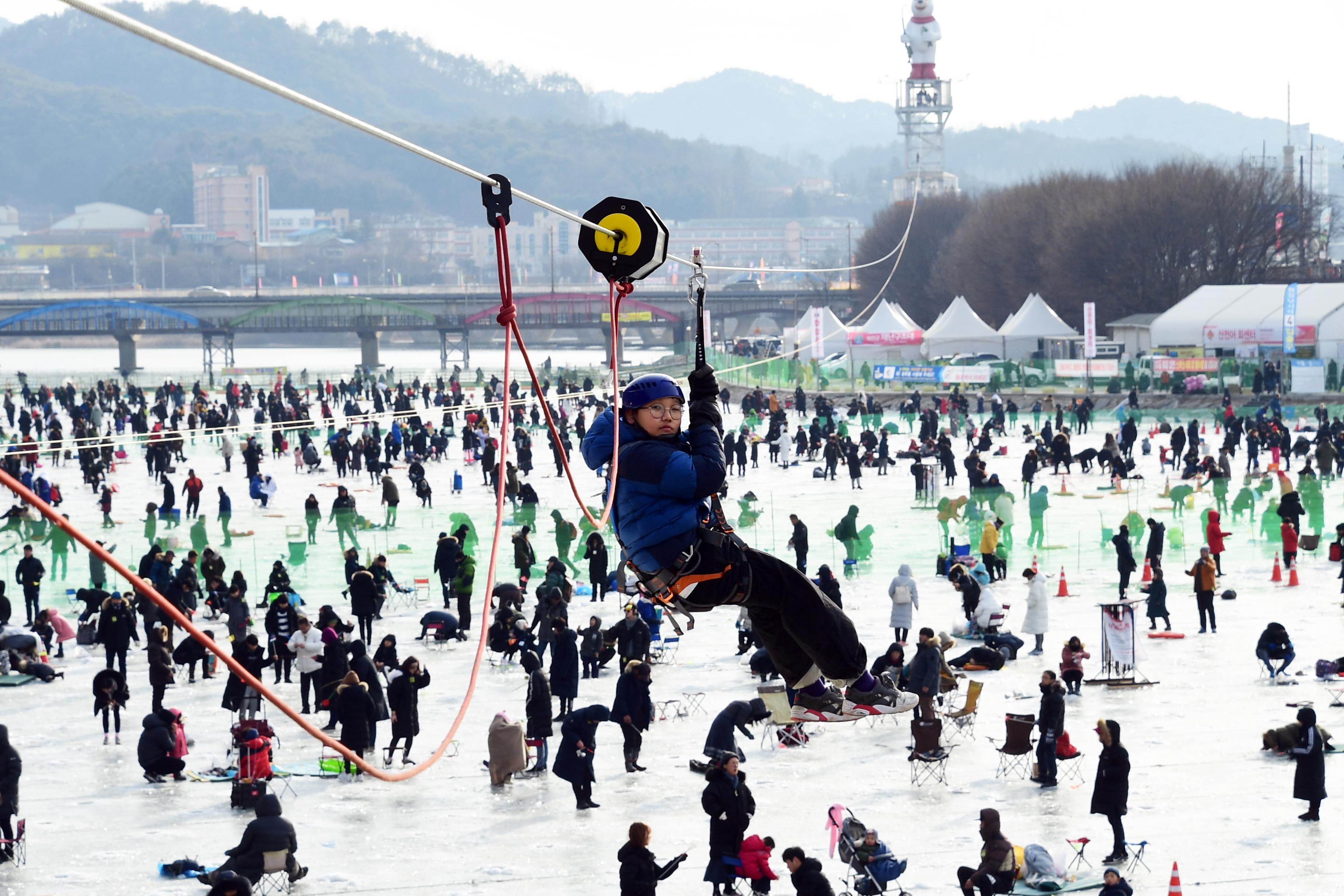 2019 화천산천어축제장 하늘가르기 전경 사진