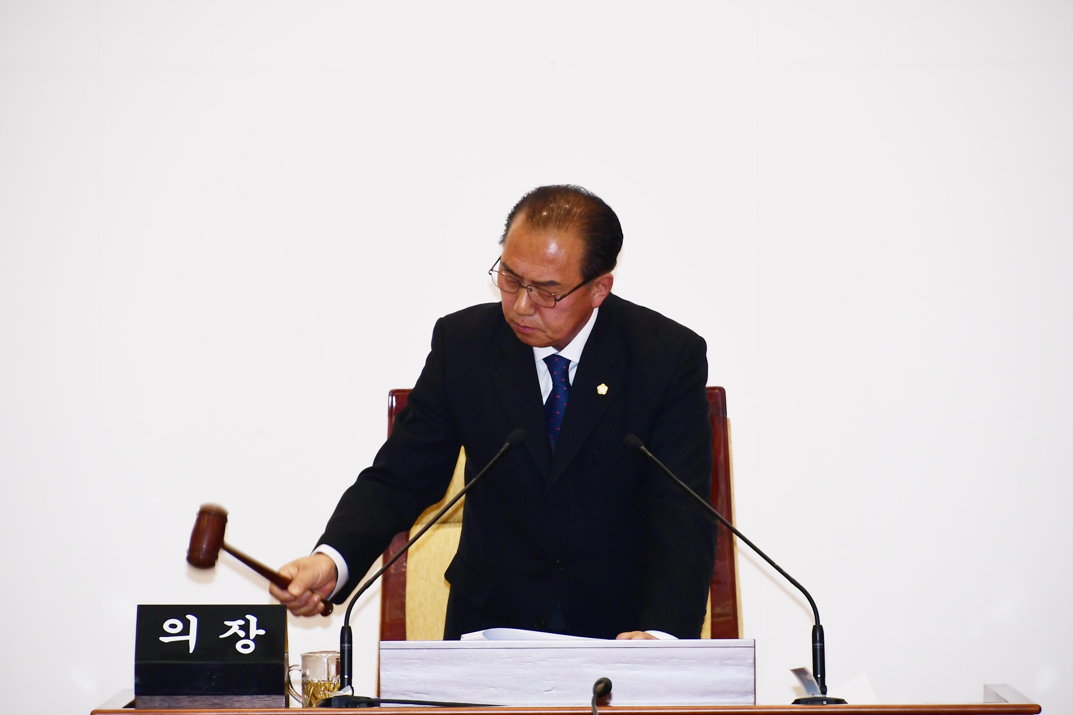 2019 제247회 화천군의회 임시회 제1차 본회의 의 사진