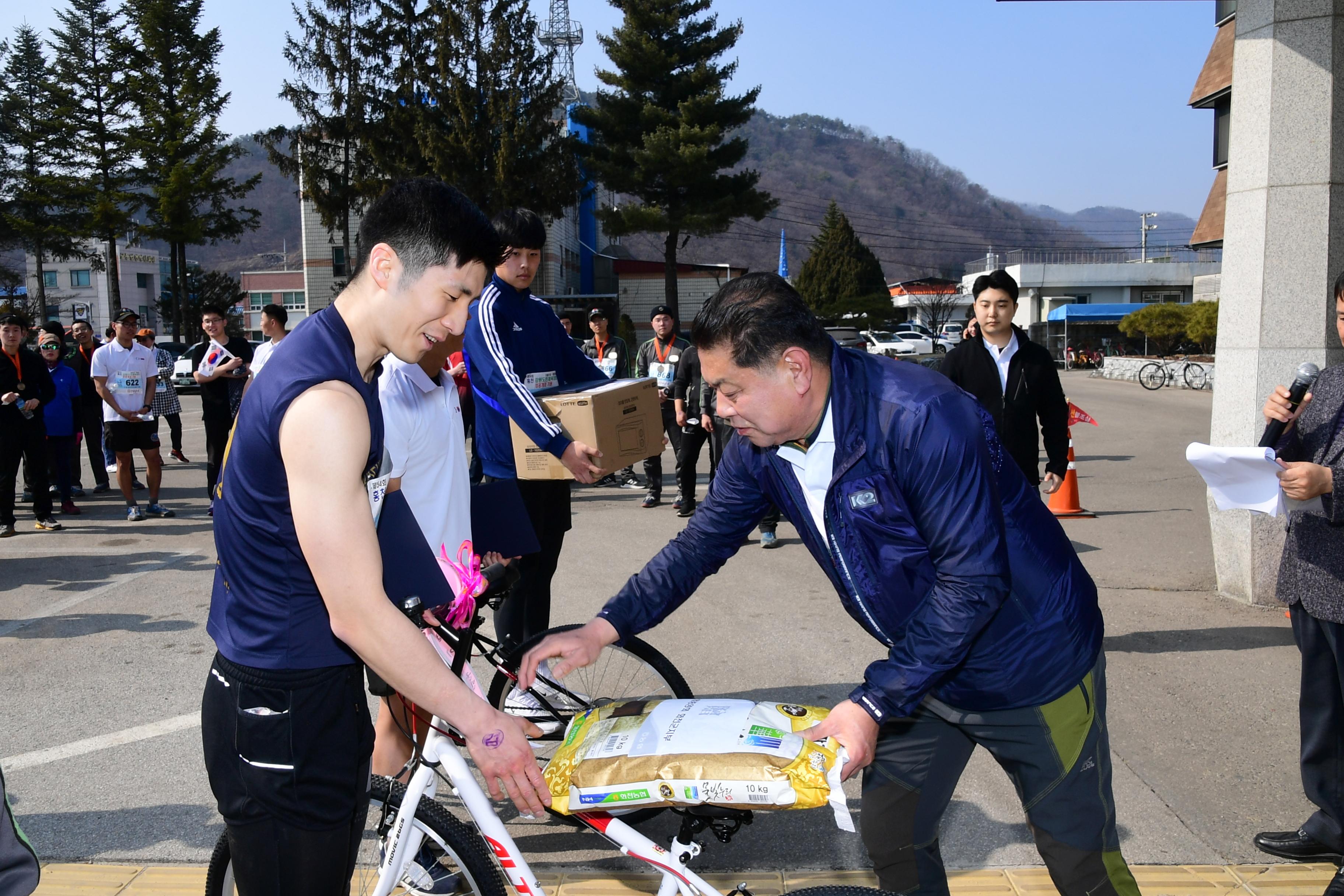 2019 100주년 3.1절 기념 화천군민 건강달리기 대회 의 사진