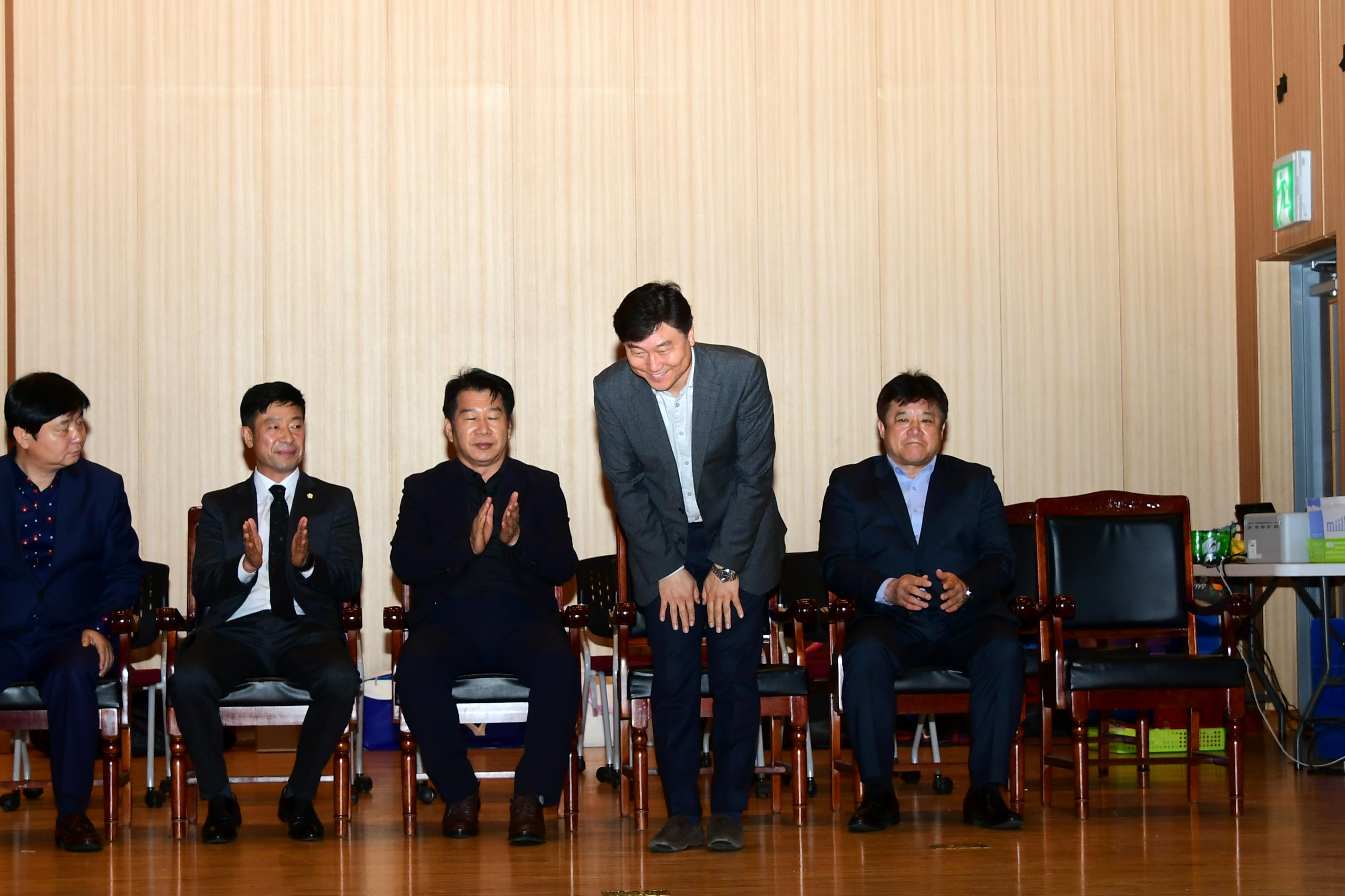 2019 제3회 화천군협회장기 배드민턴대회 의 사진