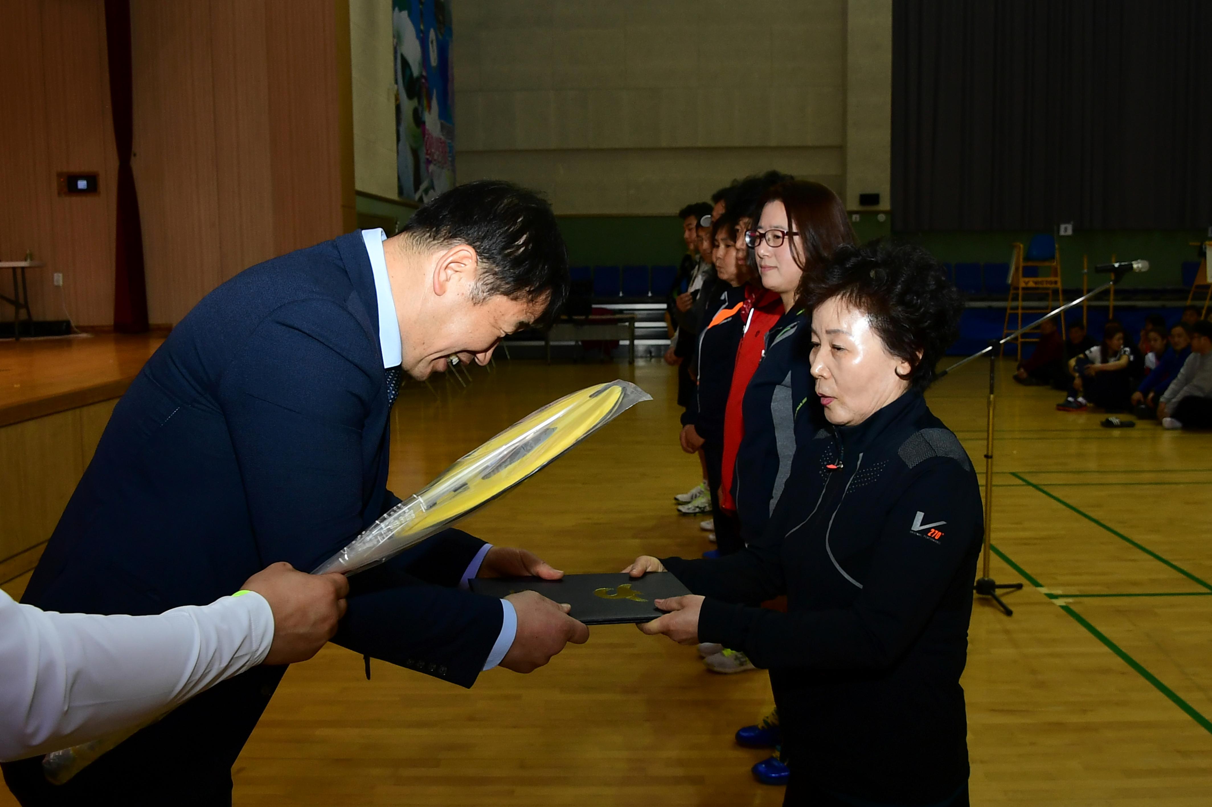 2019 제3회 화천군협회장기 배드민턴대회 의 사진