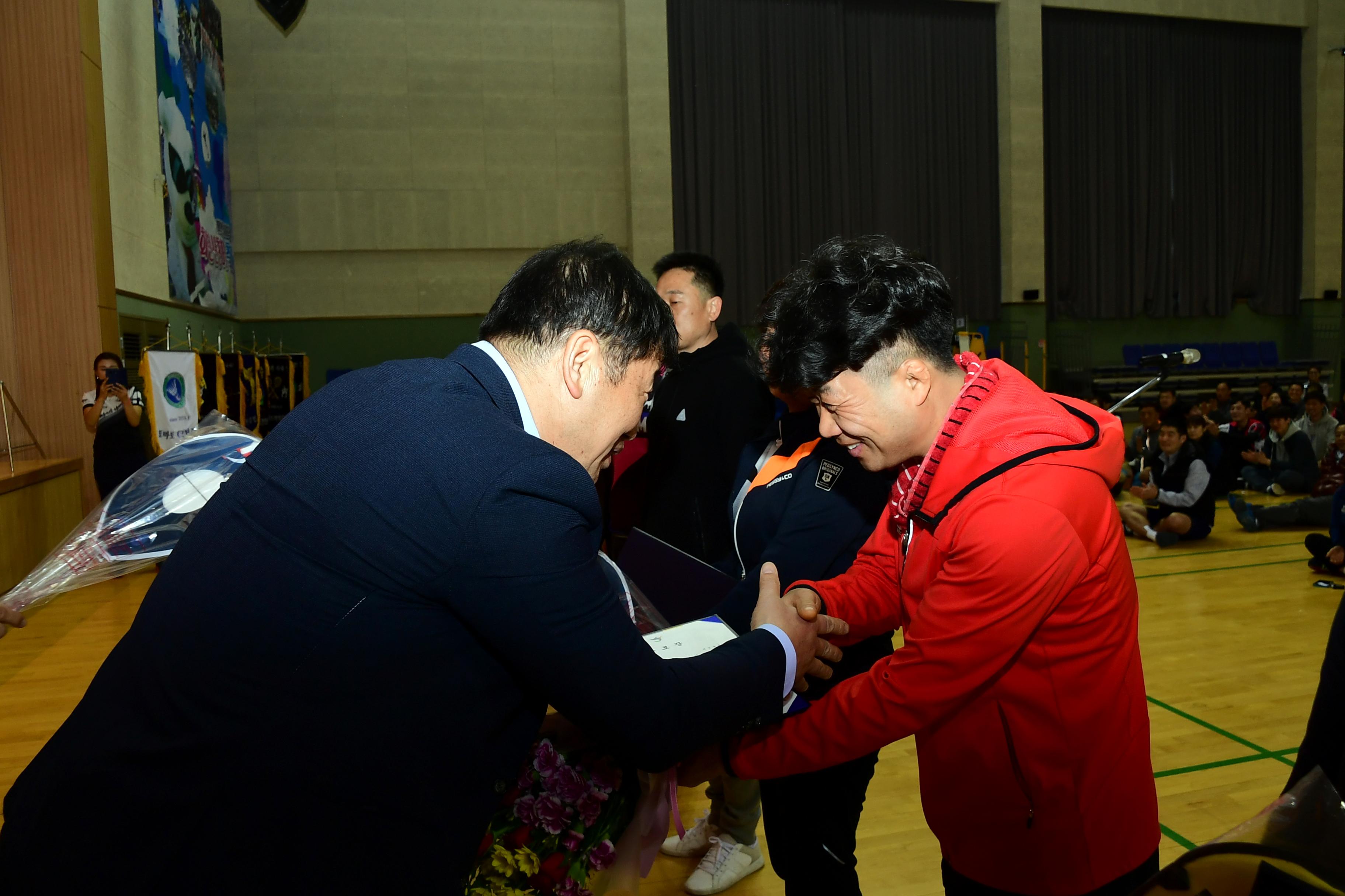 2019 제3회 화천군협회장기 배드민턴대회 의 사진