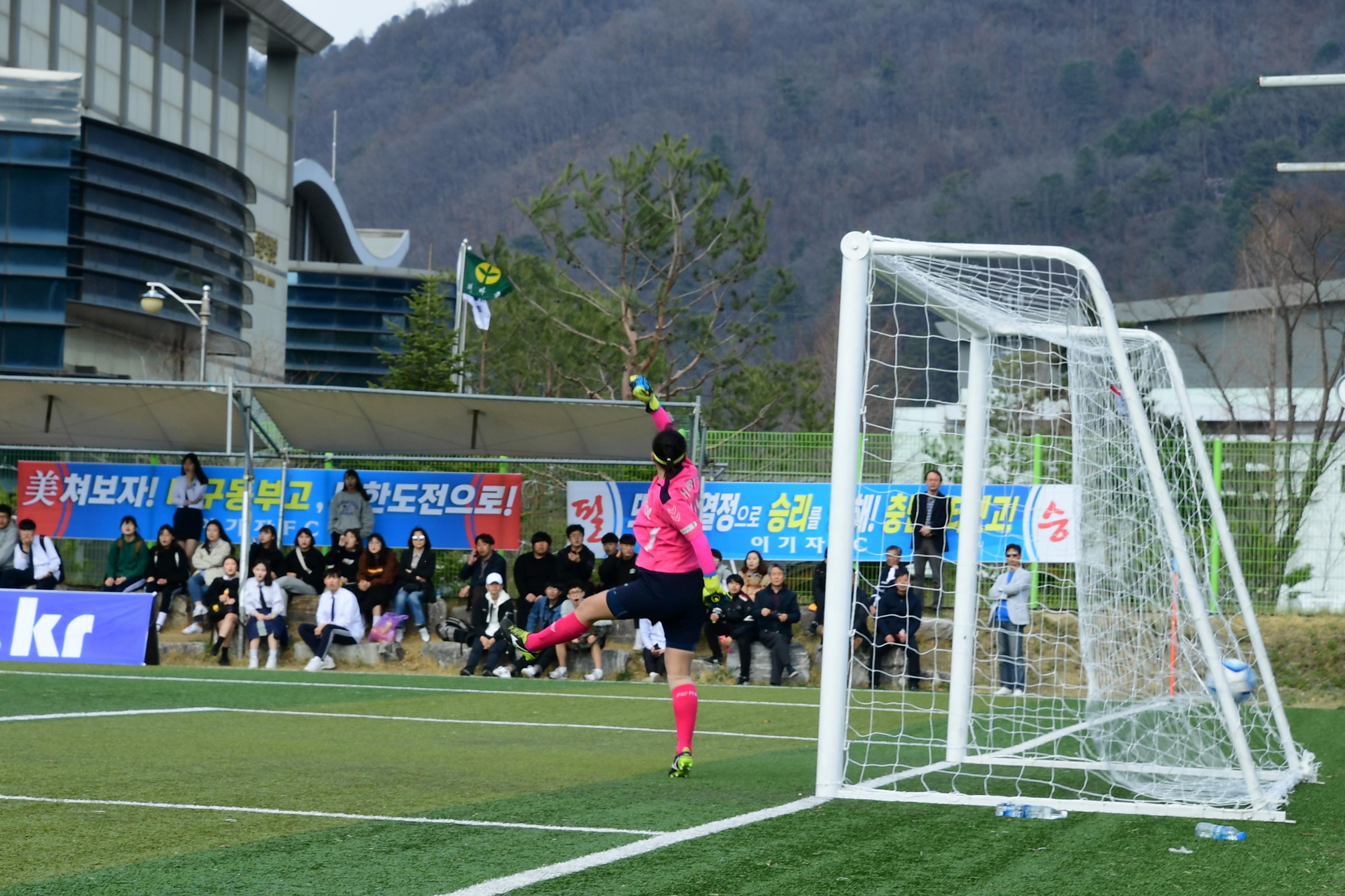 2019 춘계한국여자축구연맹전 의 사진