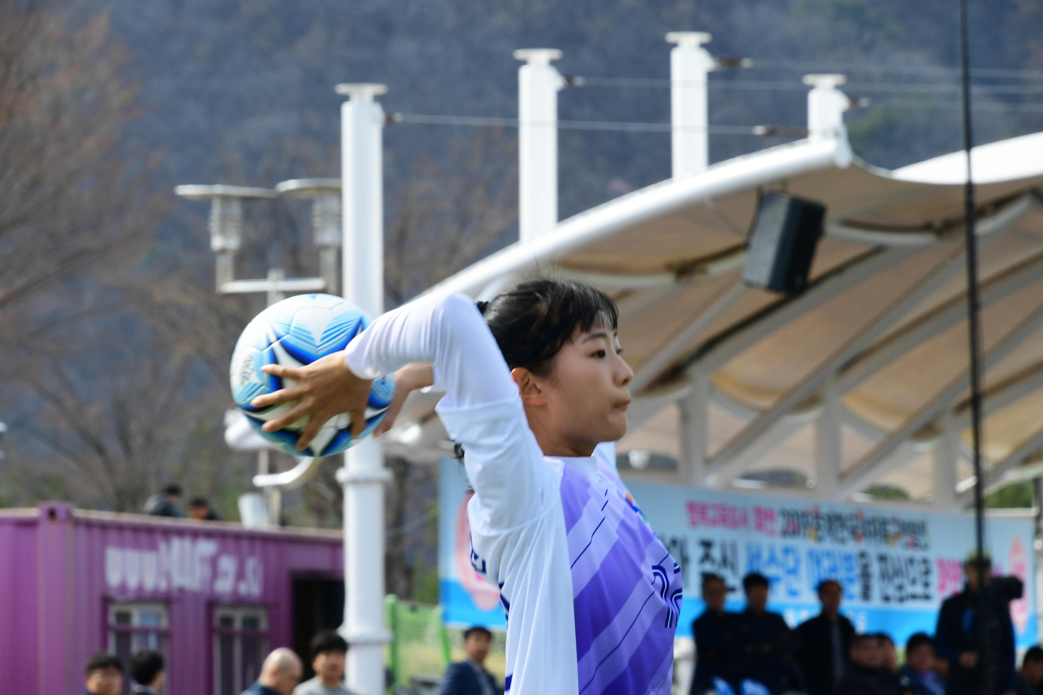 2019 춘계한국여자축구연맹전 의 사진