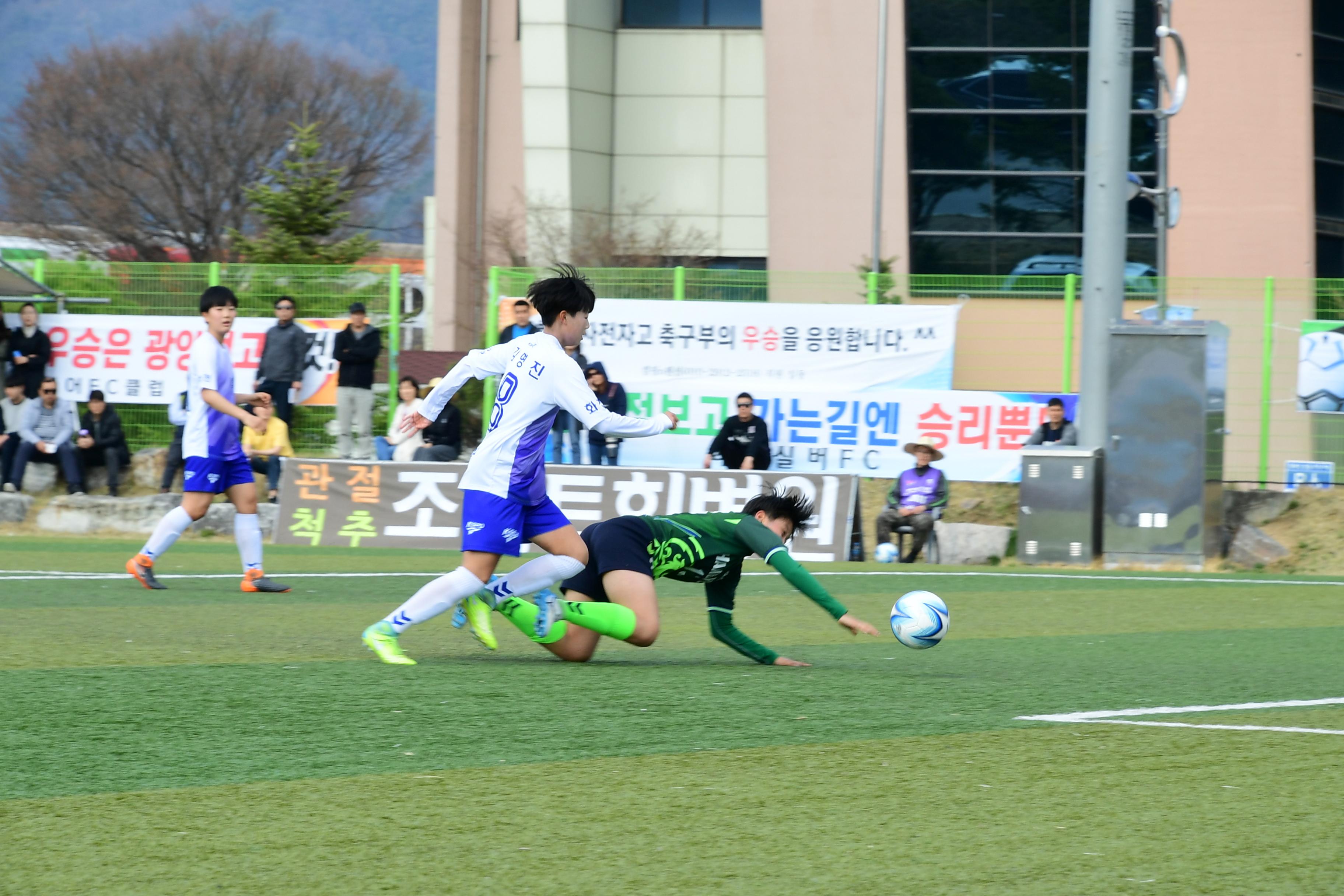 2019 춘계한국여자축구연맹전 의 사진