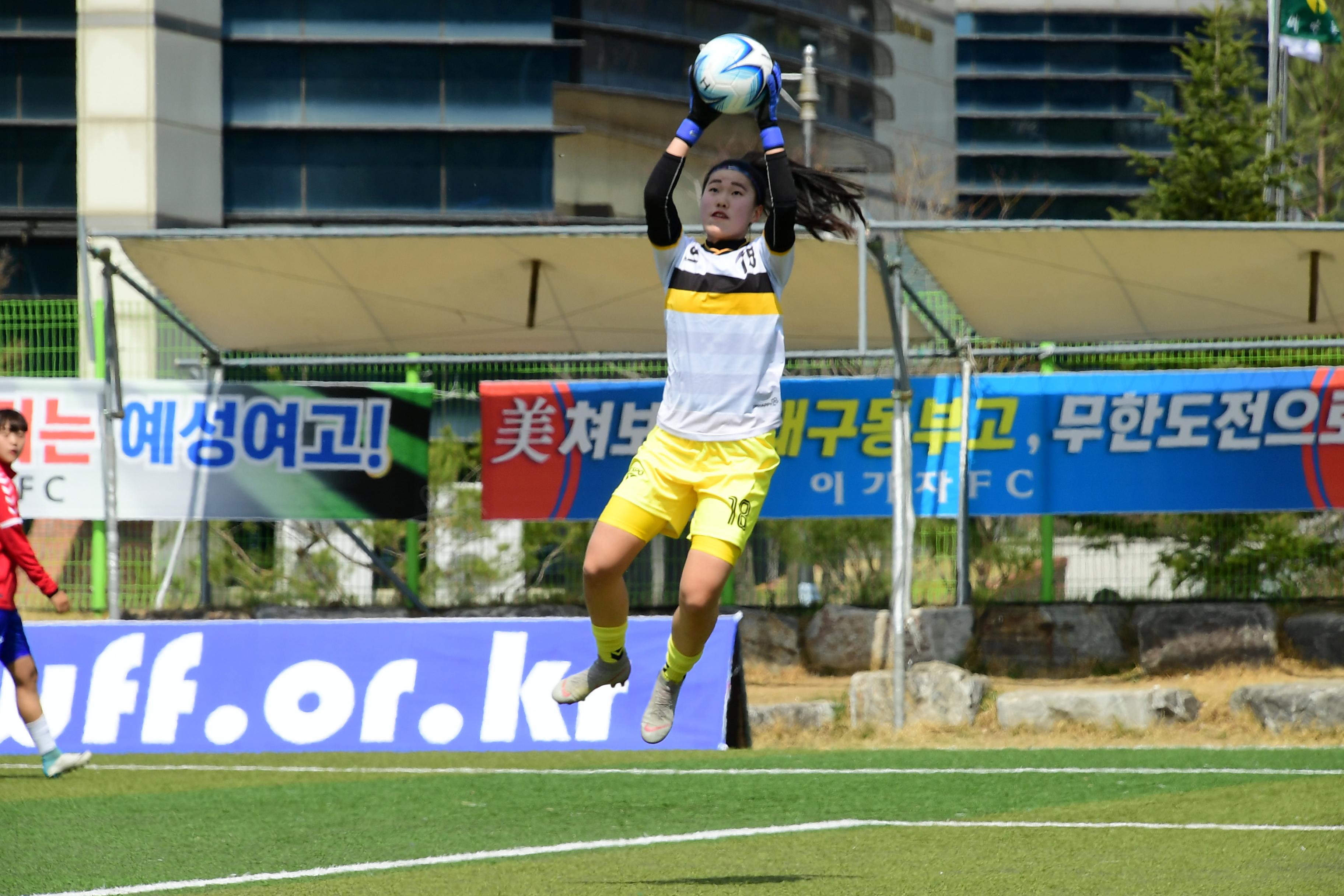 2019 춘계한국여자축구연맹전 의 사진