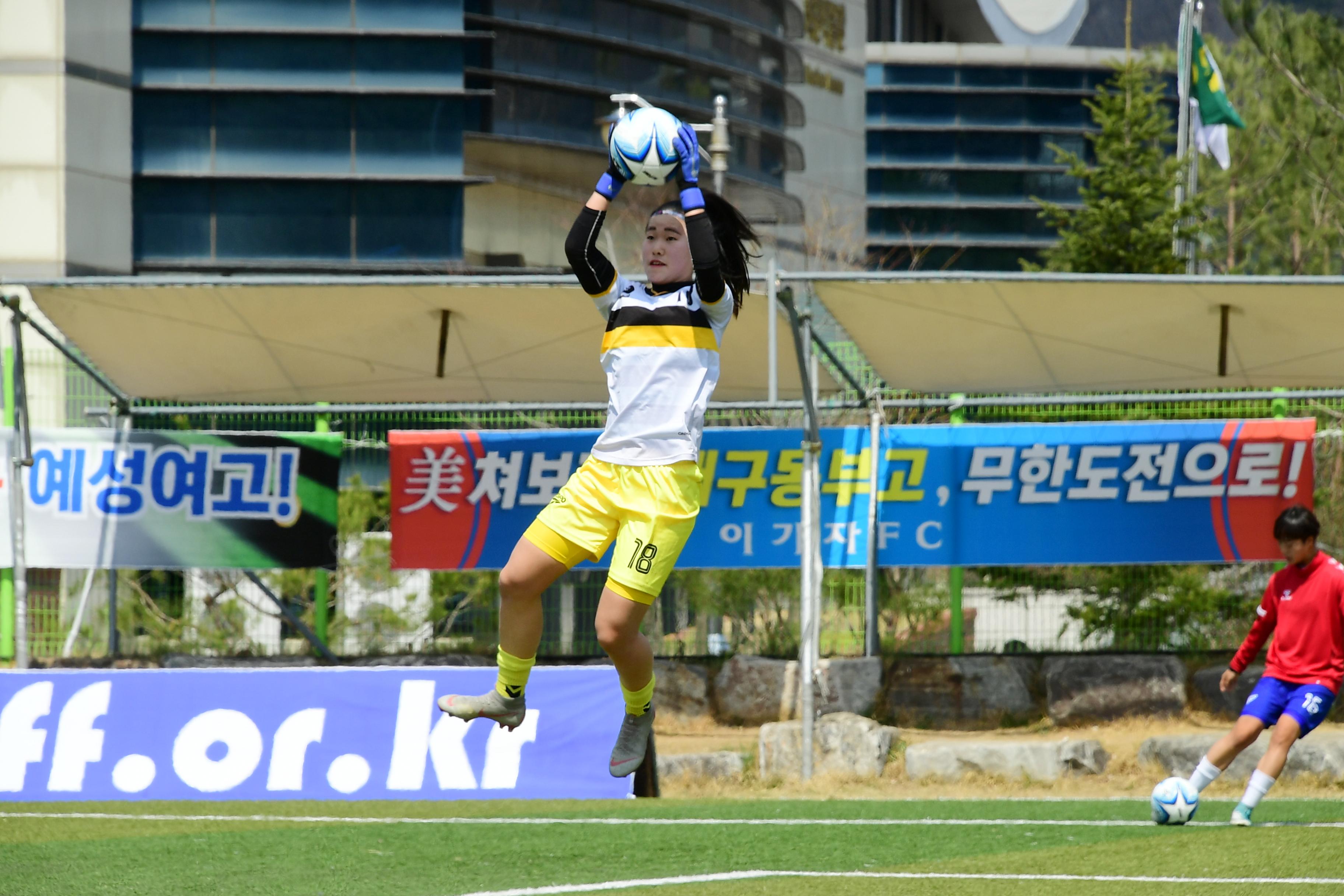 2019 춘계한국여자축구연맹전 의 사진