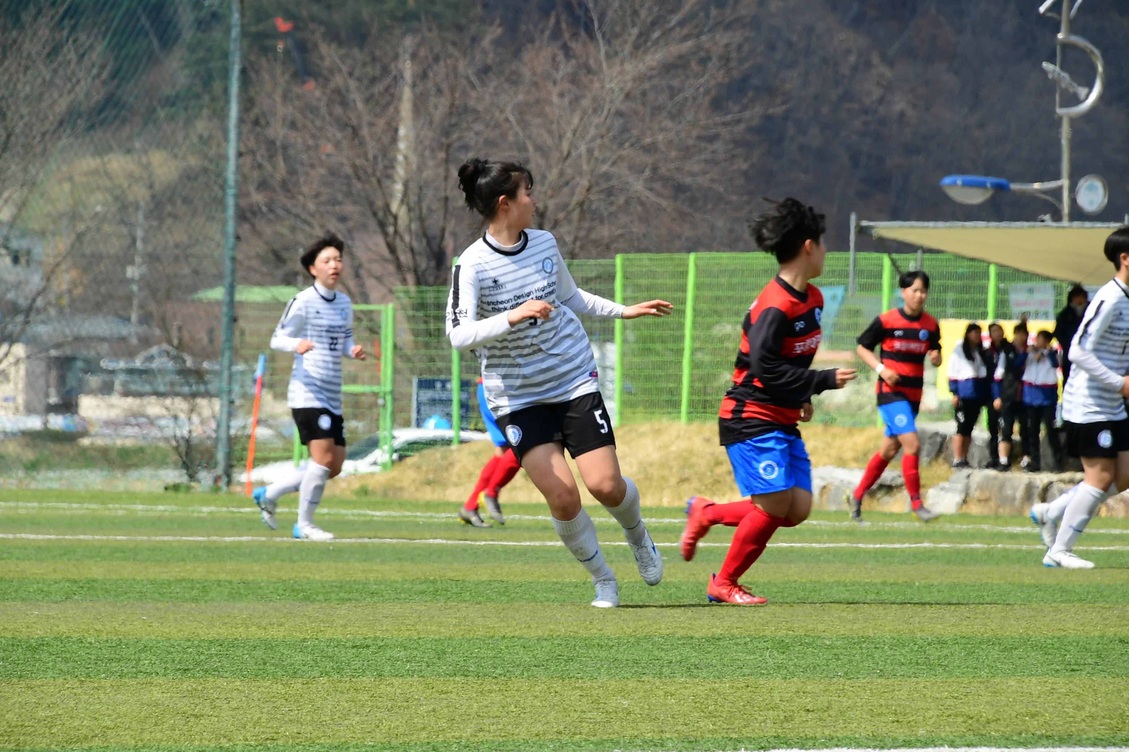 2019 춘계한국여자축구연맹전 의 사진