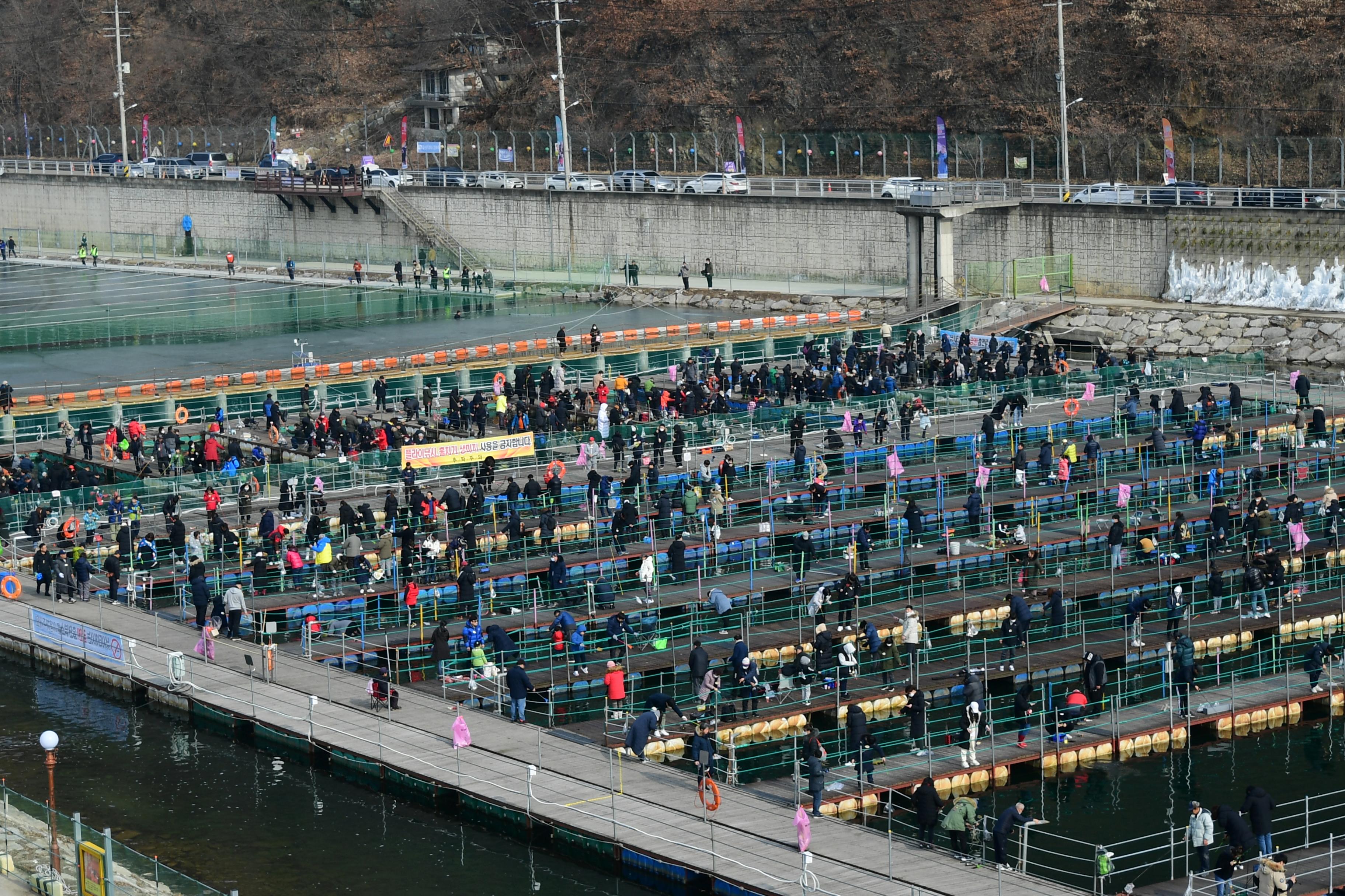 2020 화천산천어축제 산천어 수상낚시터 전경 사진