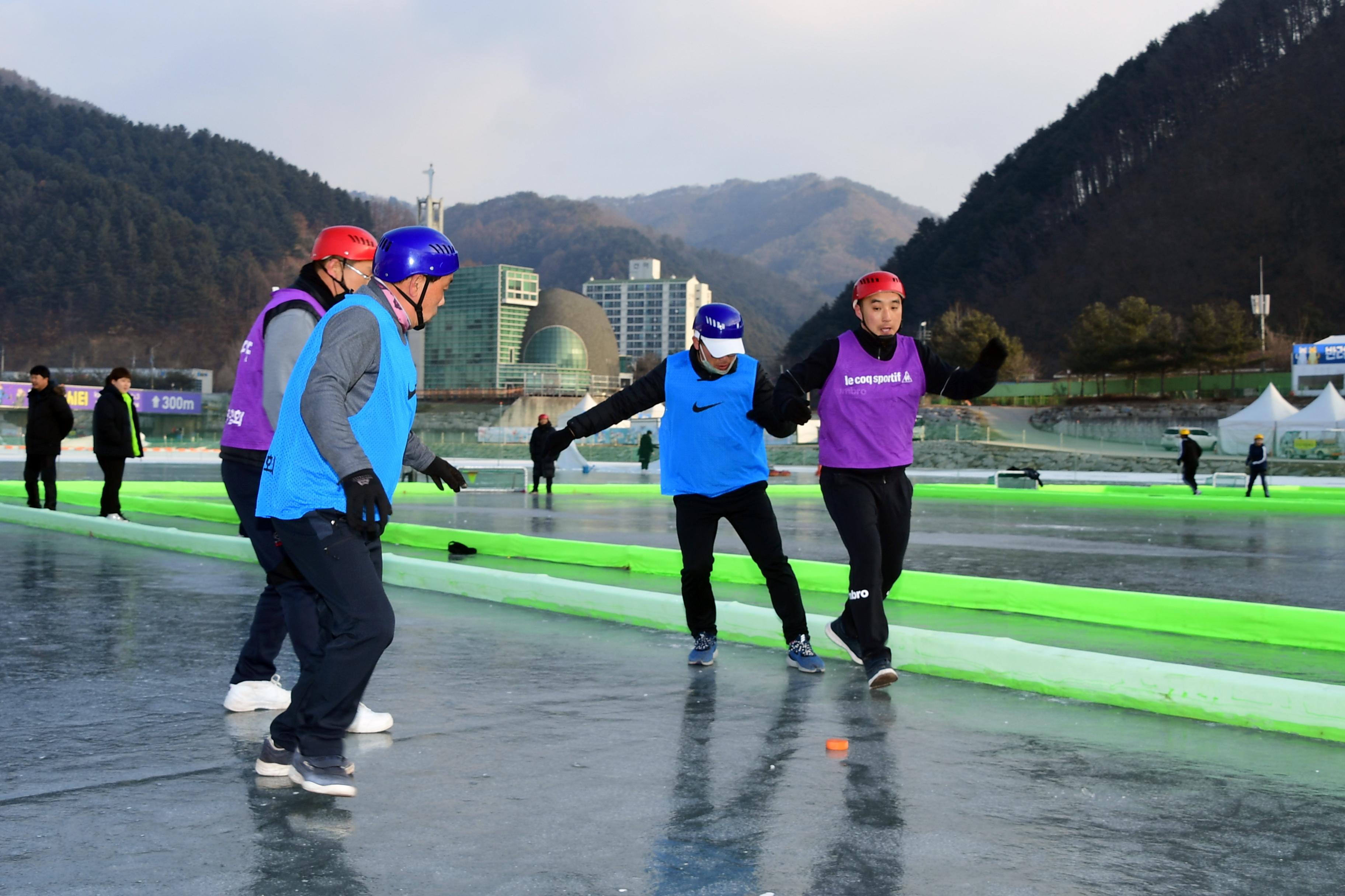 2019 화천산천어축제 얼음축구장 전경 의 사진