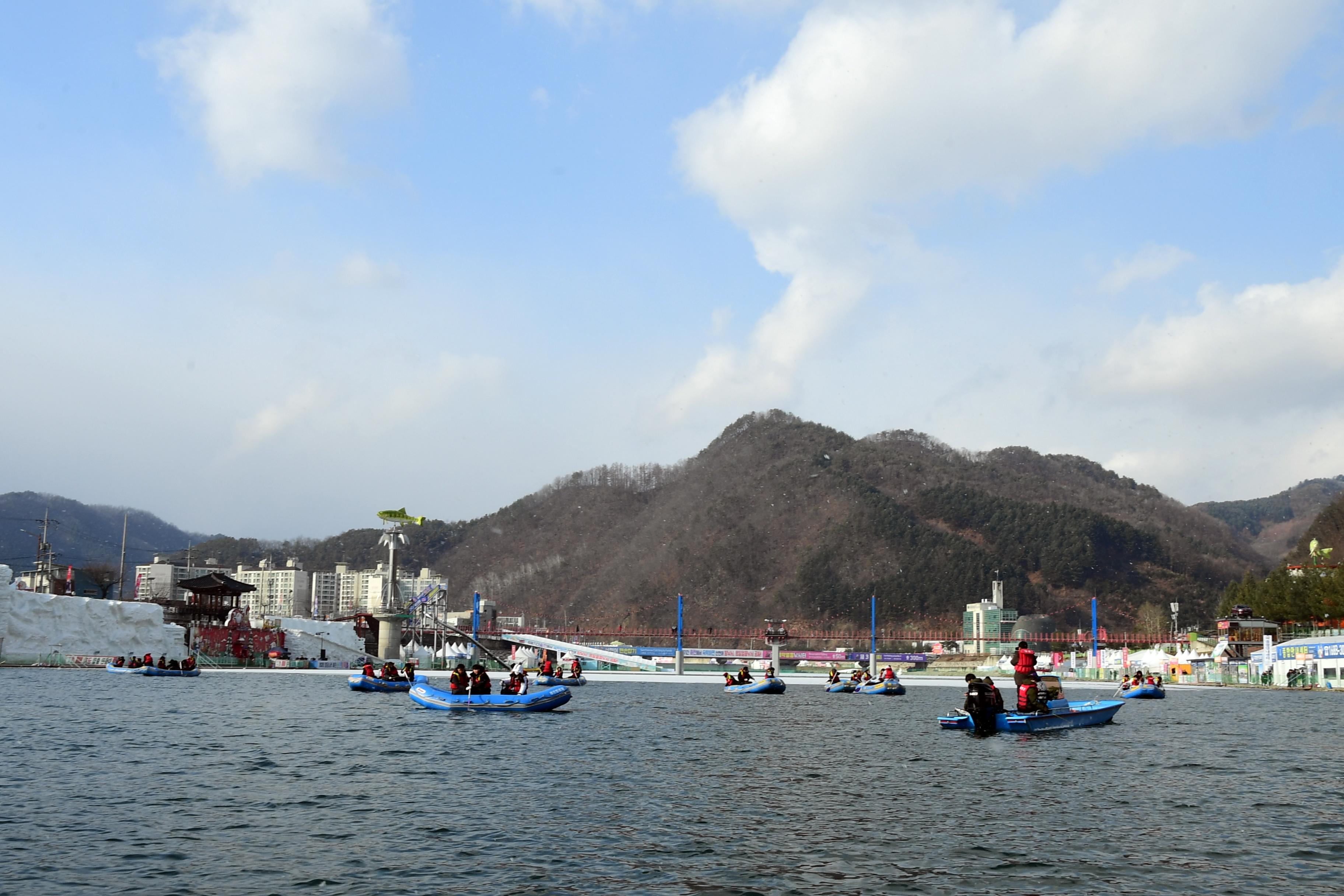 2020 화천산천어축제 산천어 선상낚시 시연회 의 사진