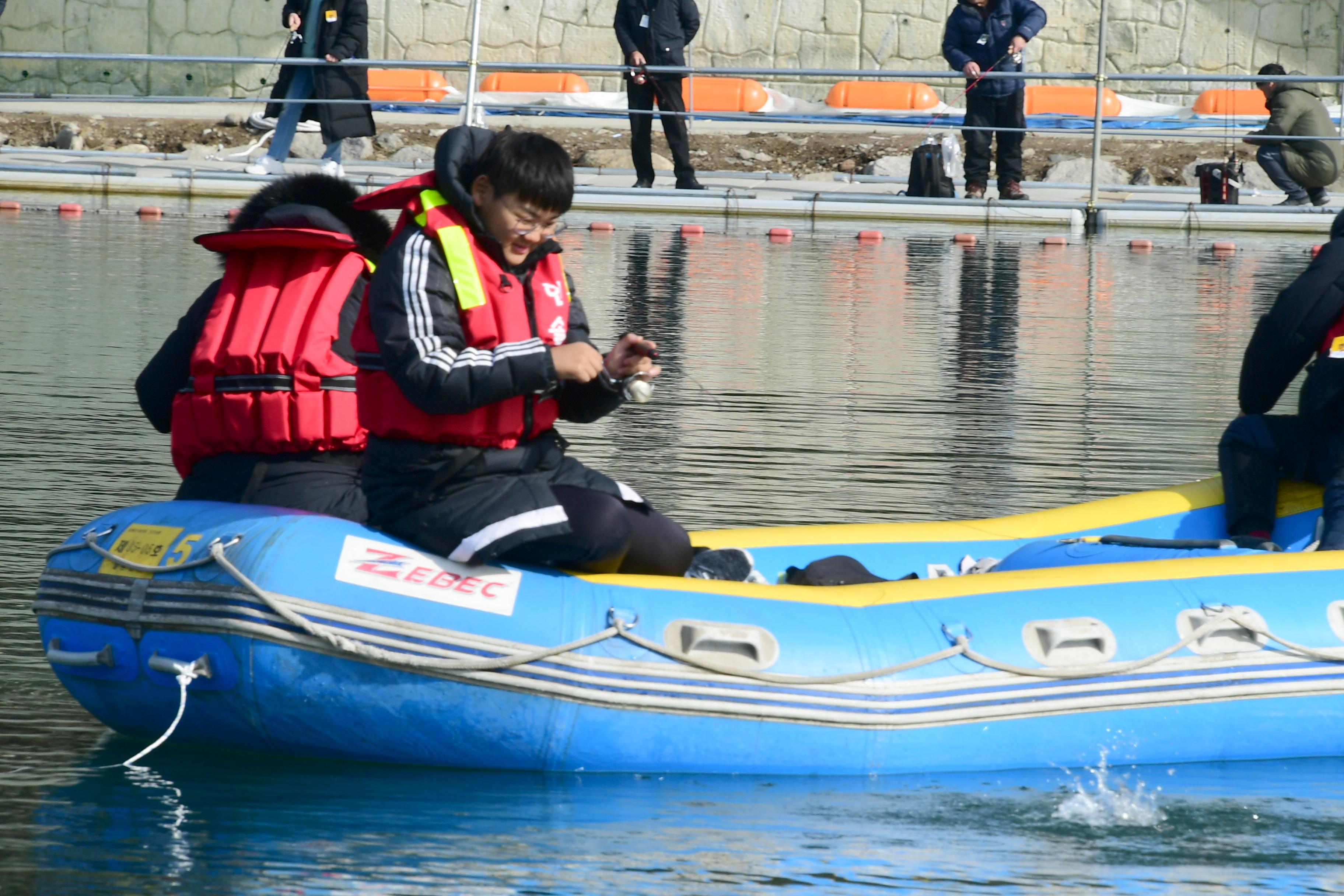 2020 화천산천어축제 육군 제7보병사단 산천어 선상낚시터 체험 의 사진