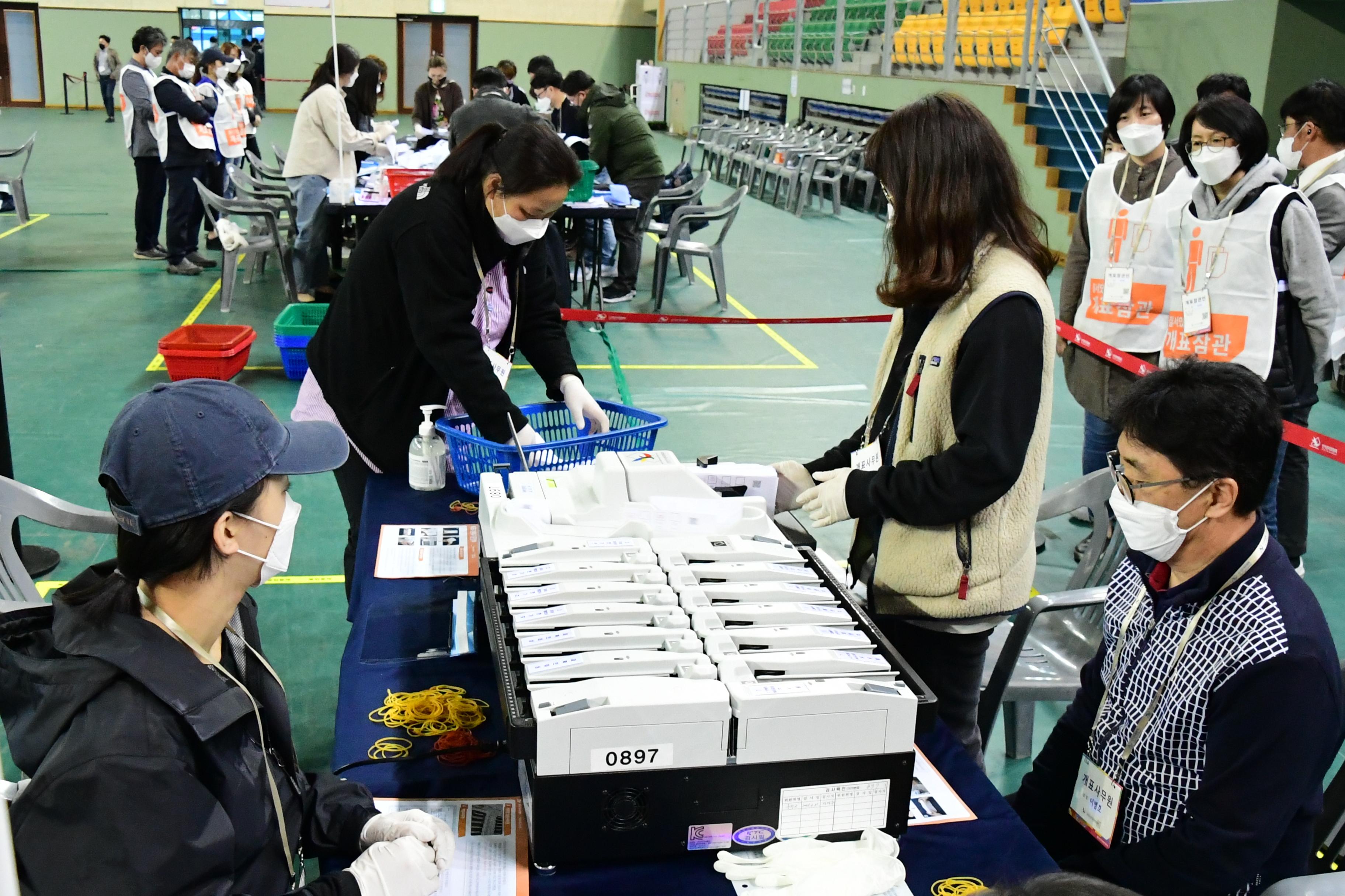 2020 제21대 국회의원 선거 의 사진