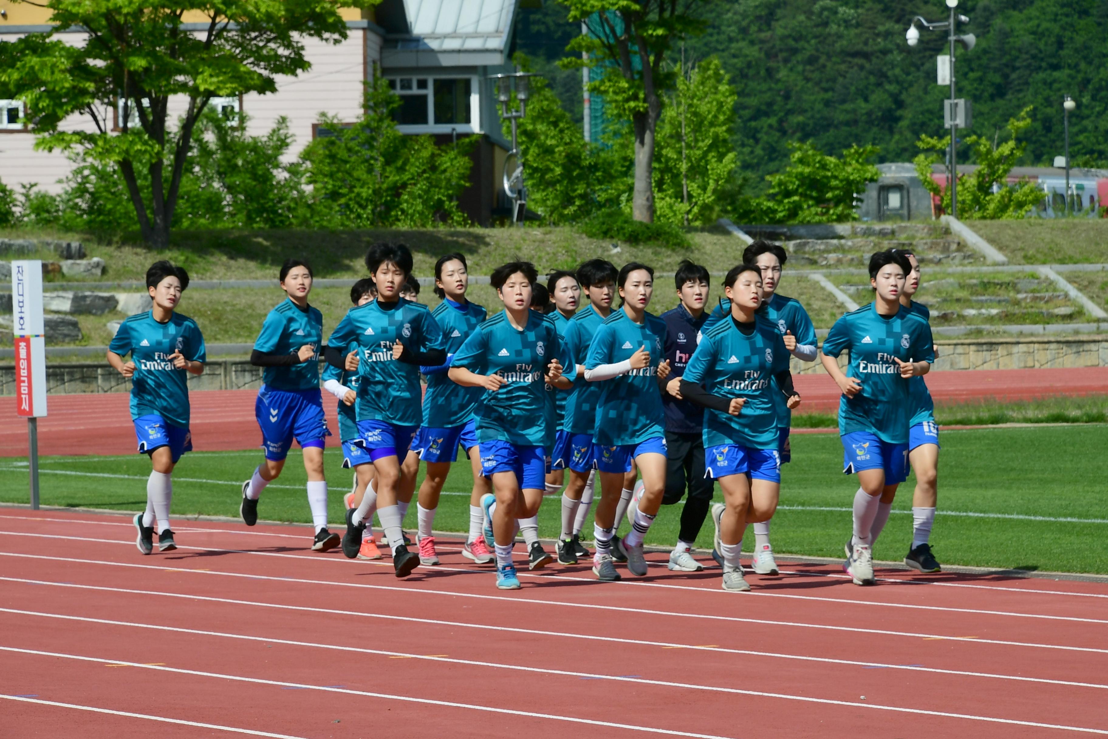 2020 화천정보산업고등학교 여자축구선수단 훈련 의 사진