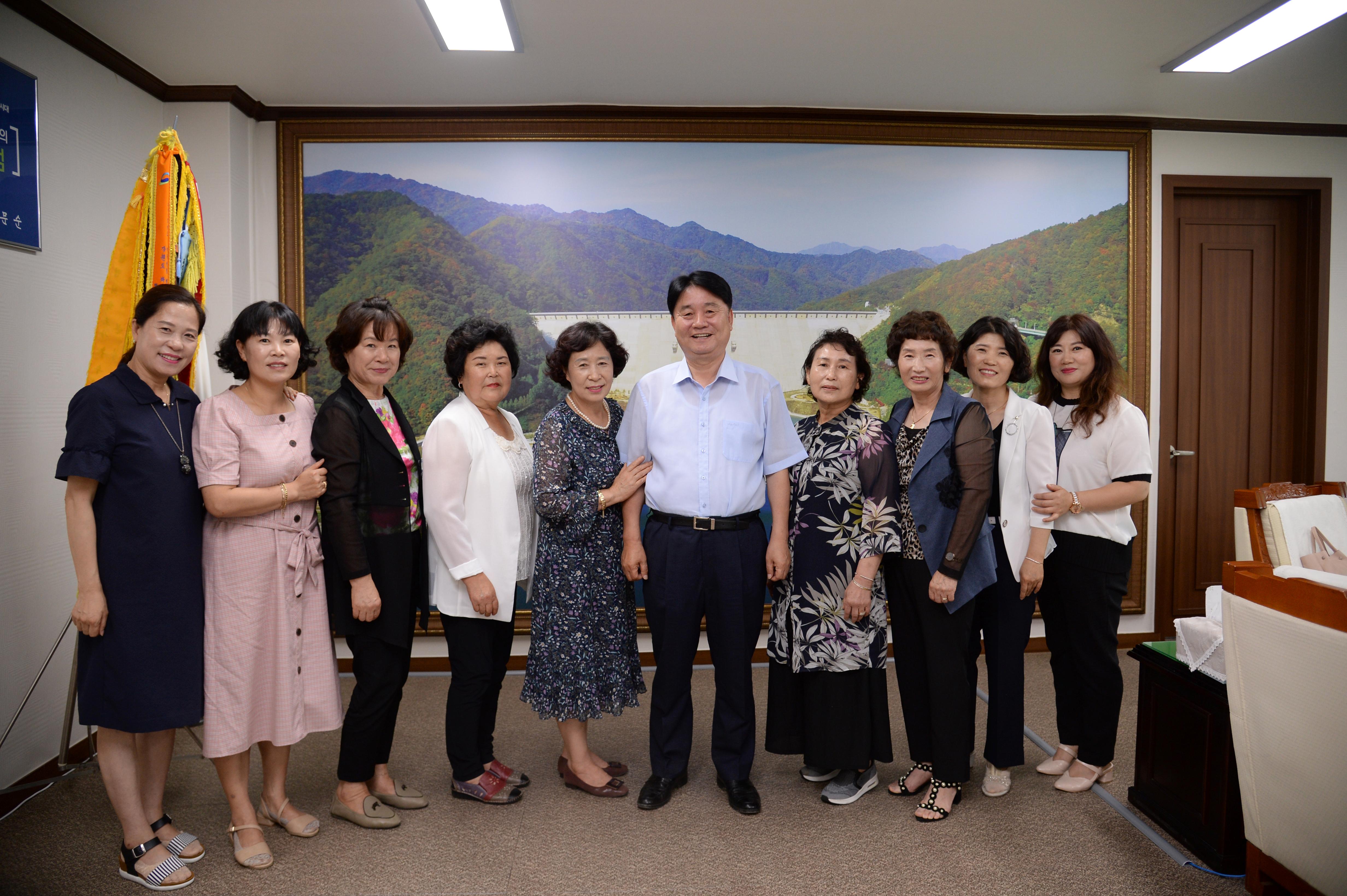 2020 화천군여성단체협의회 방문 의 사진