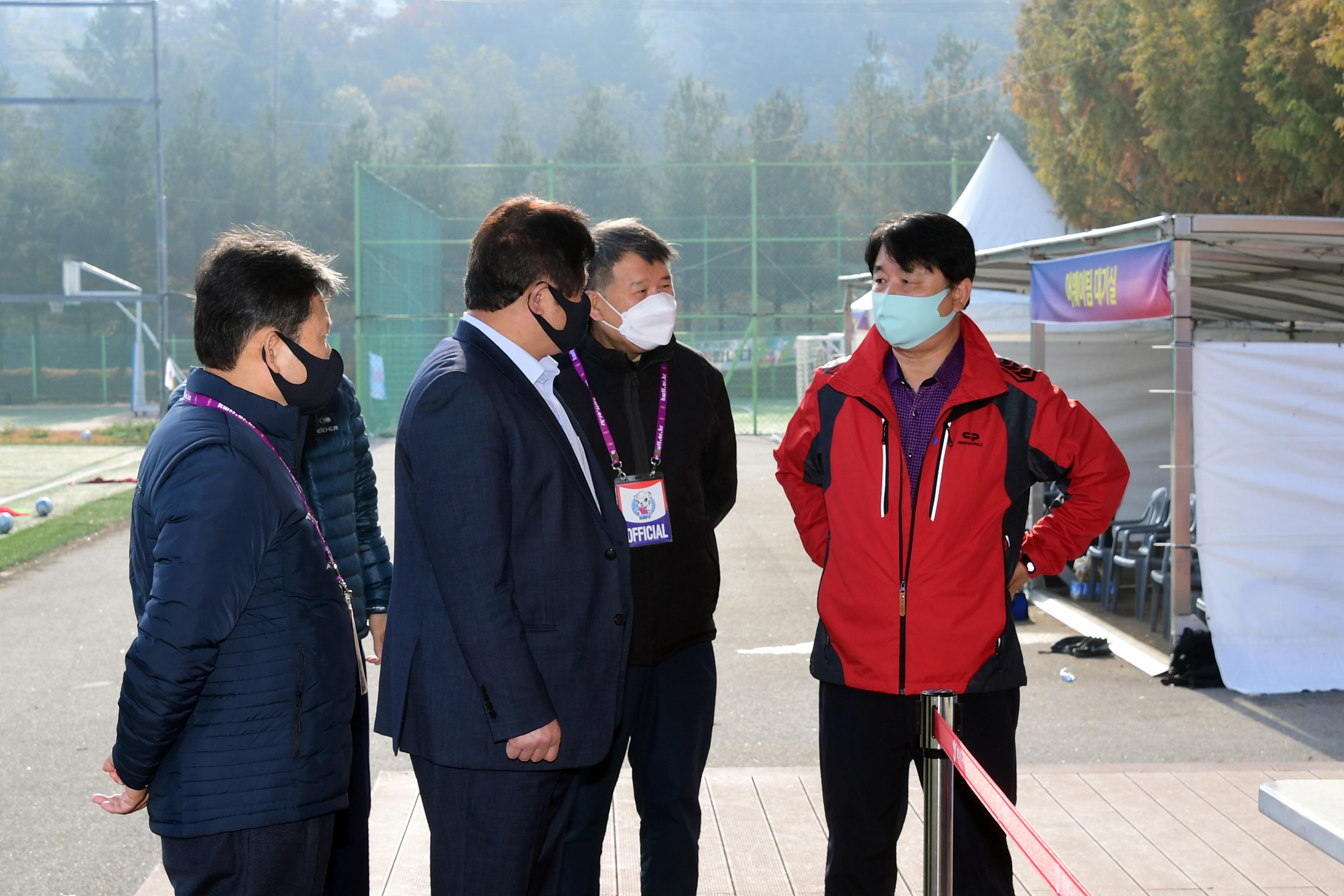 2020 춘계 한국여자축구연맹전 선수단 격려 의 사진