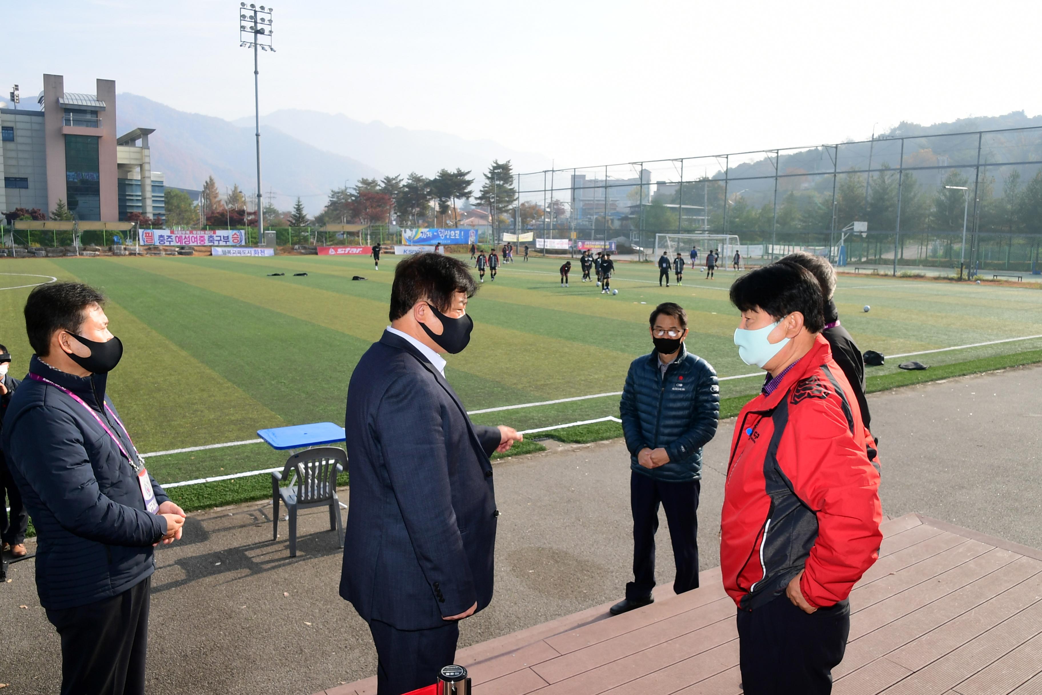 2020 춘계 한국여자축구연맹전 선수단 격려 의 사진