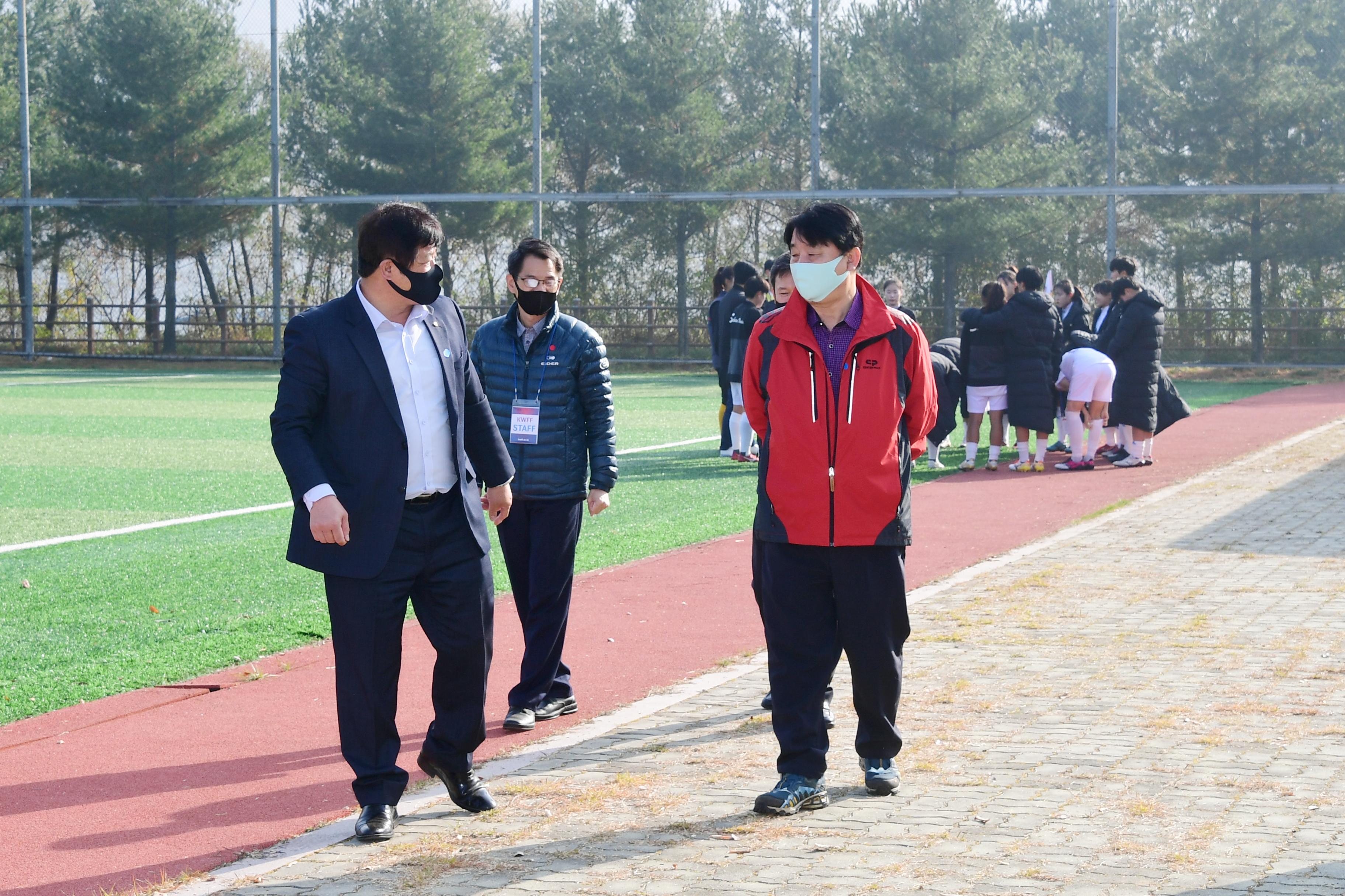 2020 춘계 한국여자축구연맹전 선수단 격려 의 사진