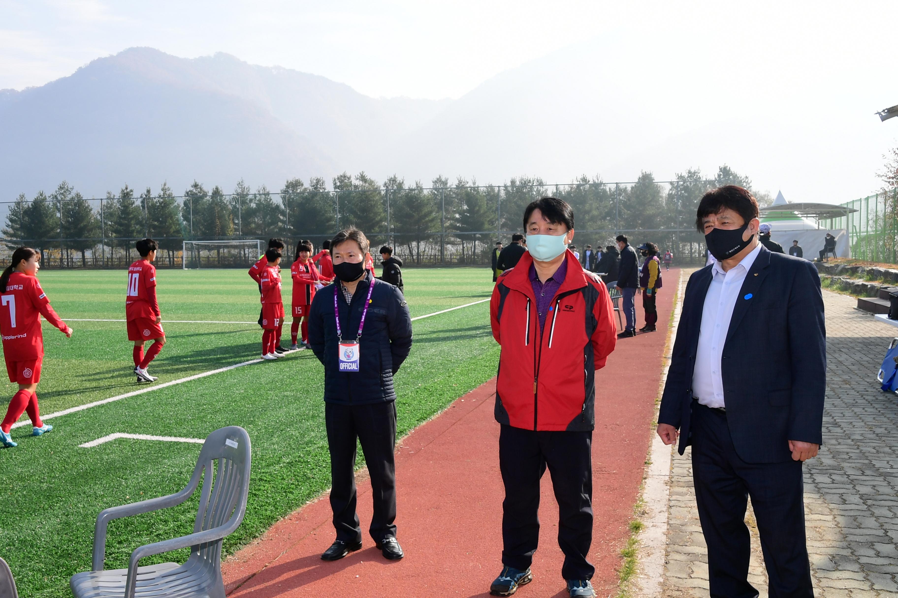 2020 춘계 한국여자축구연맹전 선수단 격려 의 사진