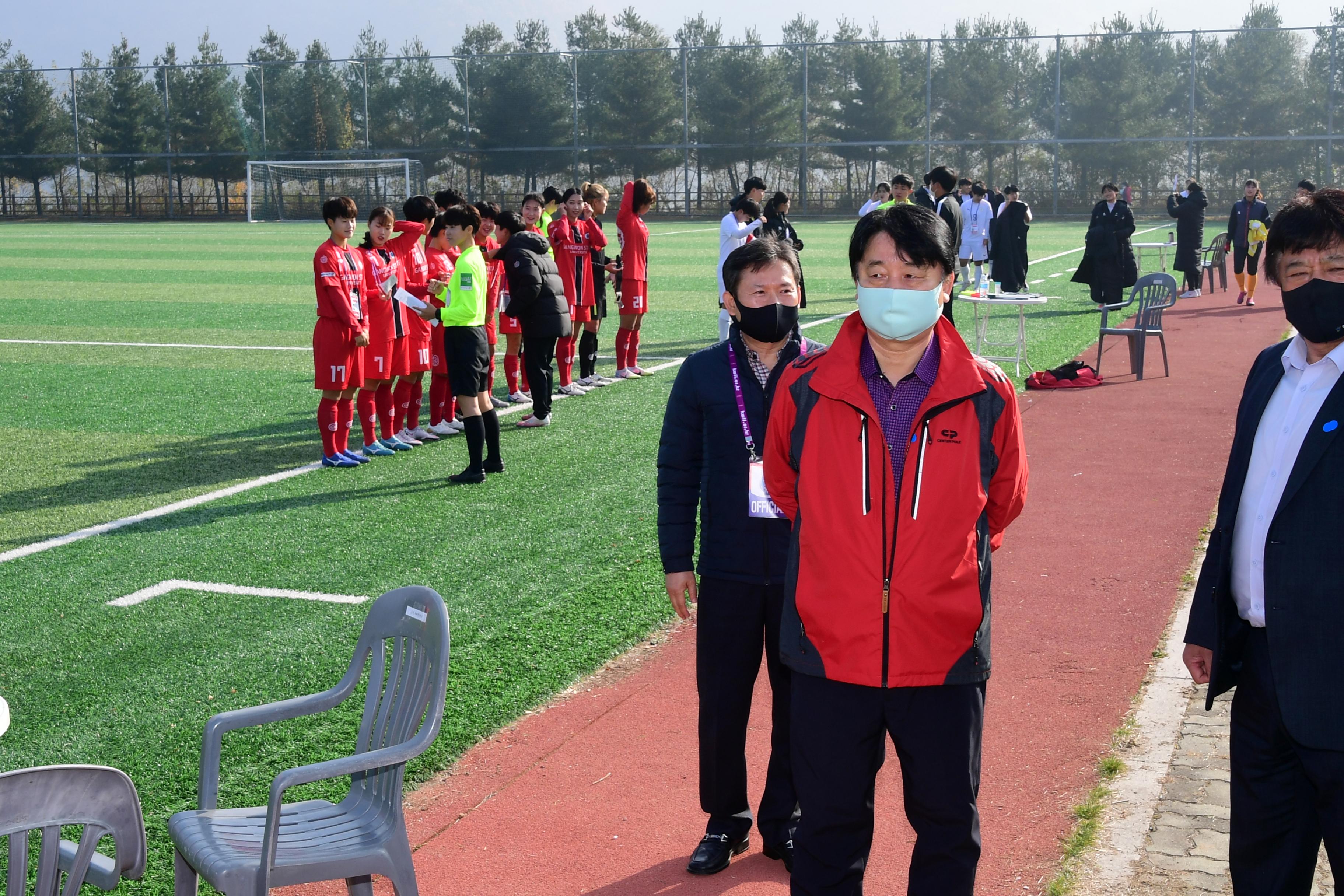 2020 춘계 한국여자축구연맹전 선수단 격려 의 사진