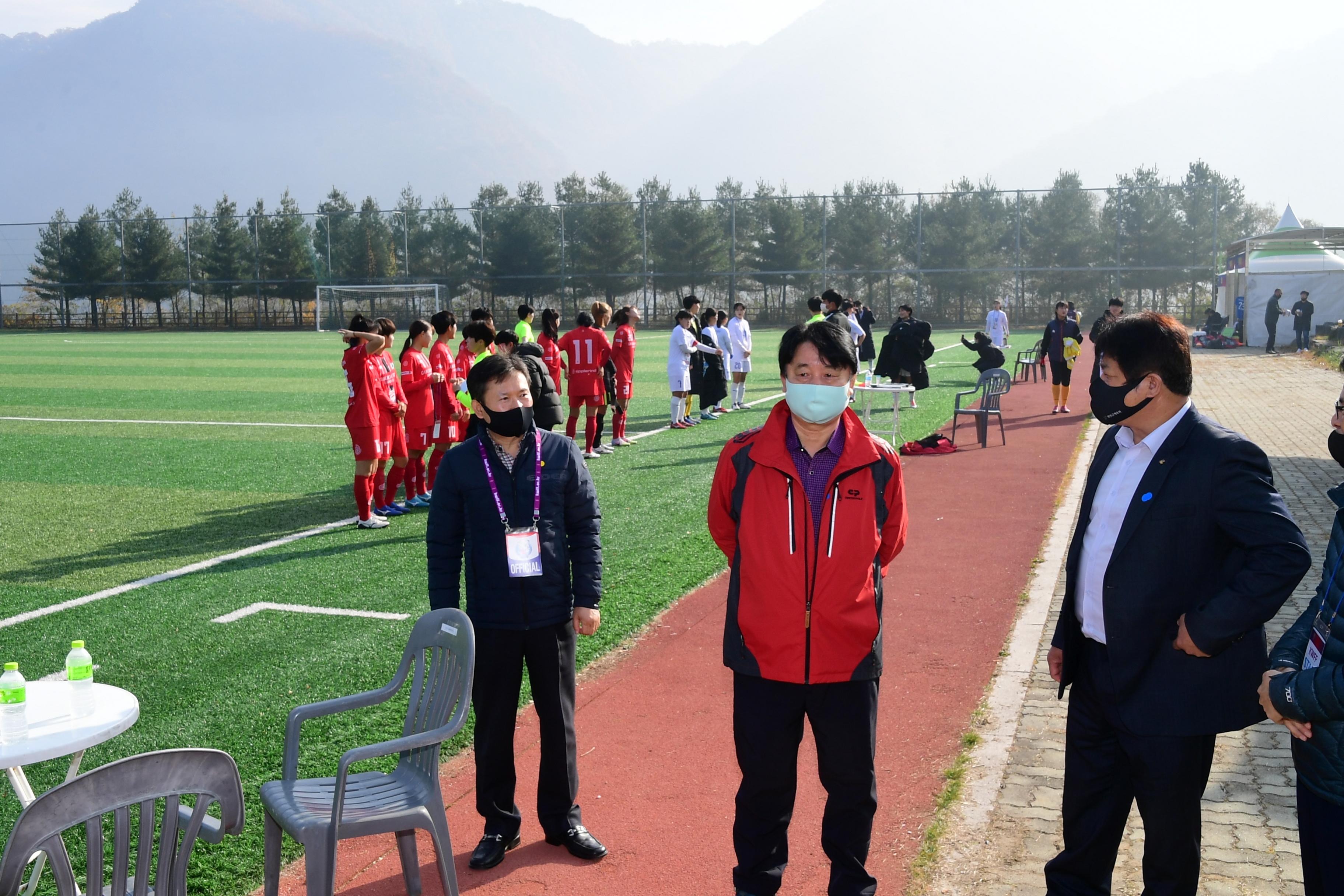 2020 춘계 한국여자축구연맹전 선수단 격려 의 사진