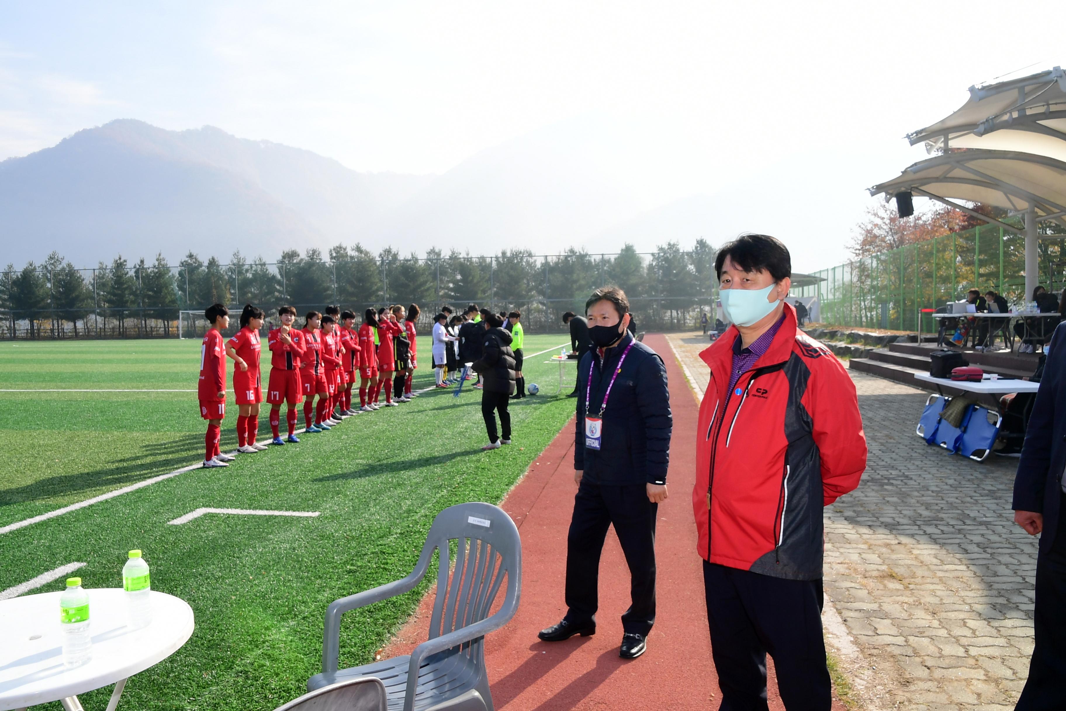 2020 춘계 한국여자축구연맹전 선수단 격려 의 사진