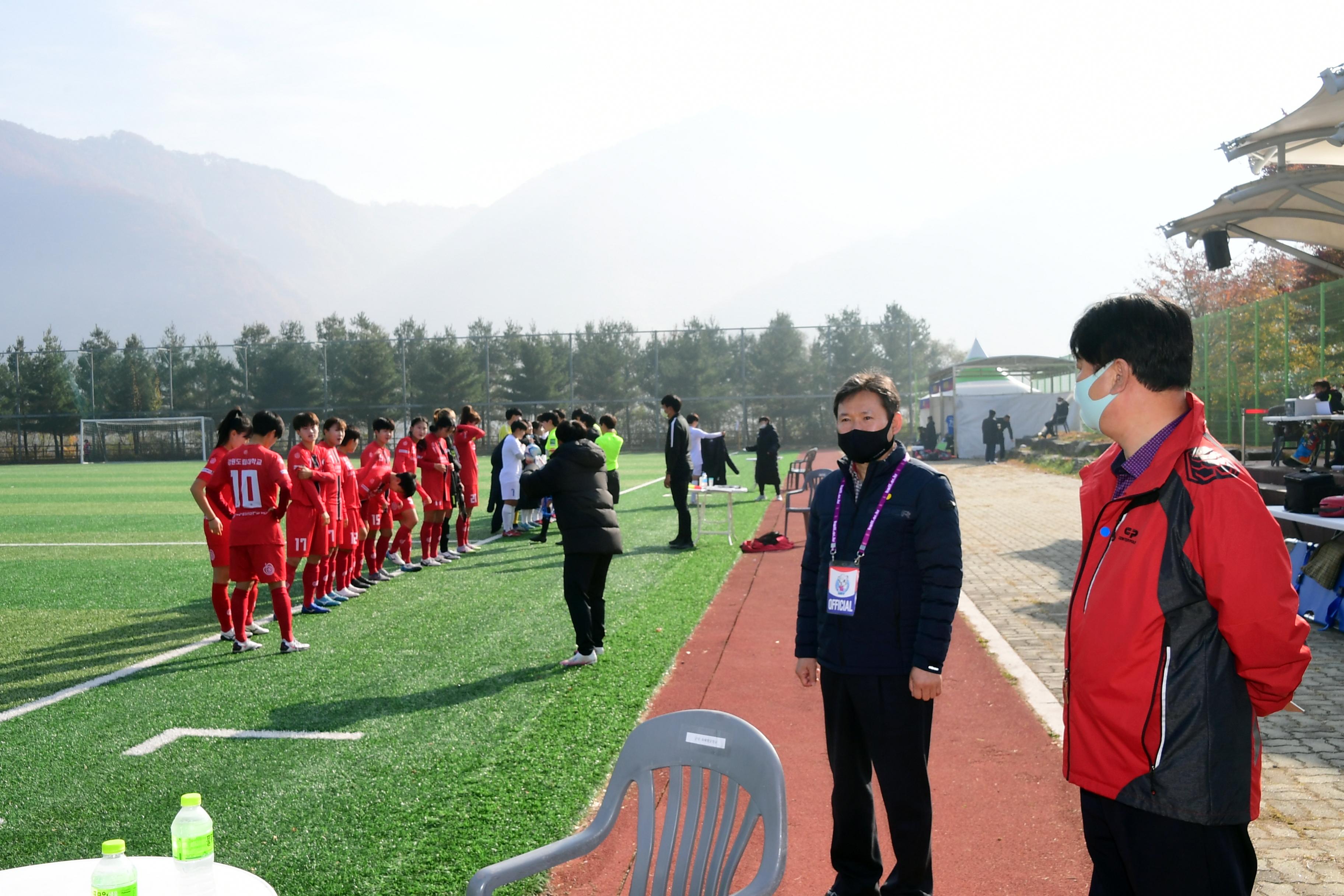 2020 춘계 한국여자축구연맹전 선수단 격려 의 사진