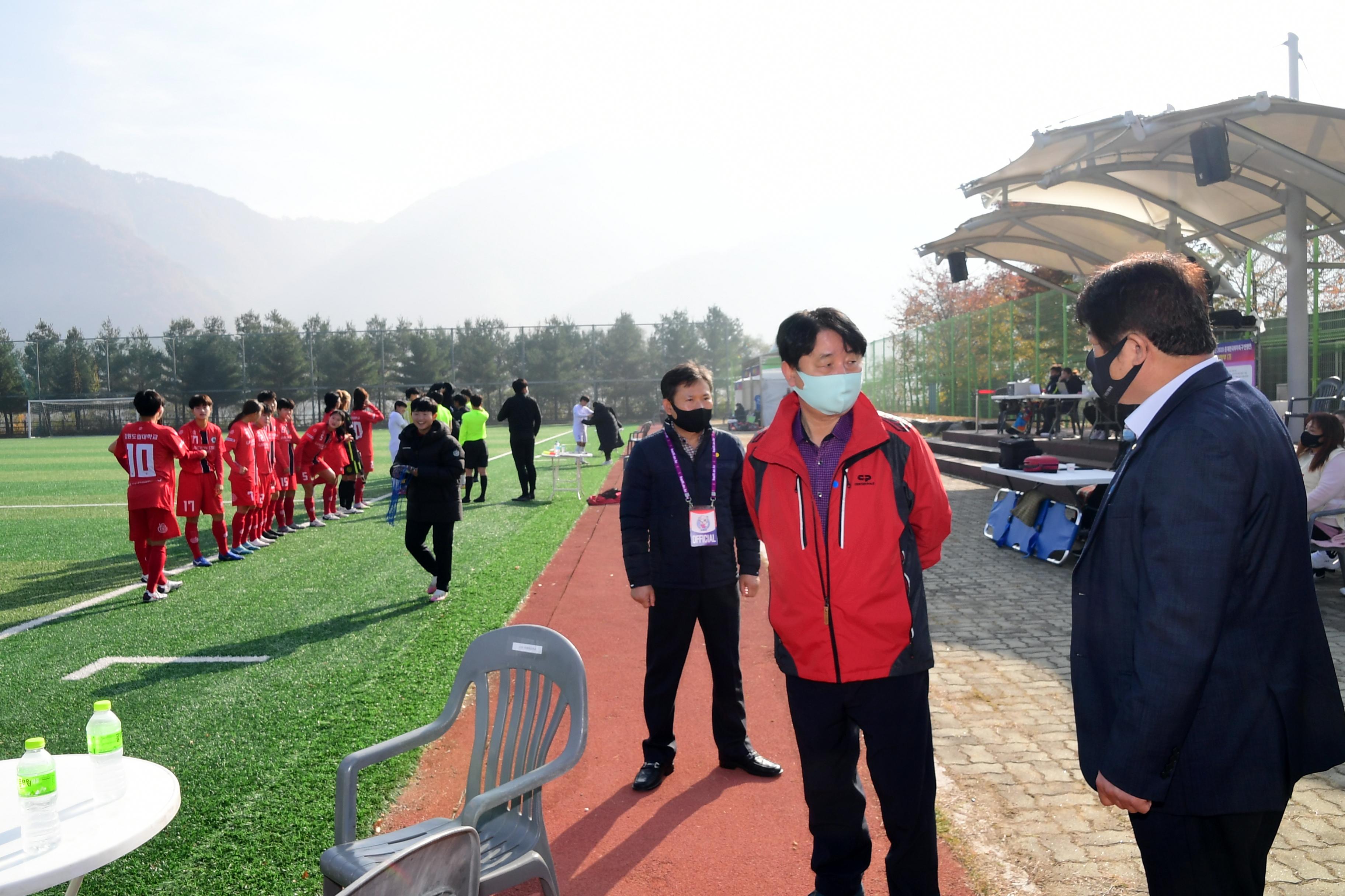 2020 춘계 한국여자축구연맹전 선수단 격려 의 사진