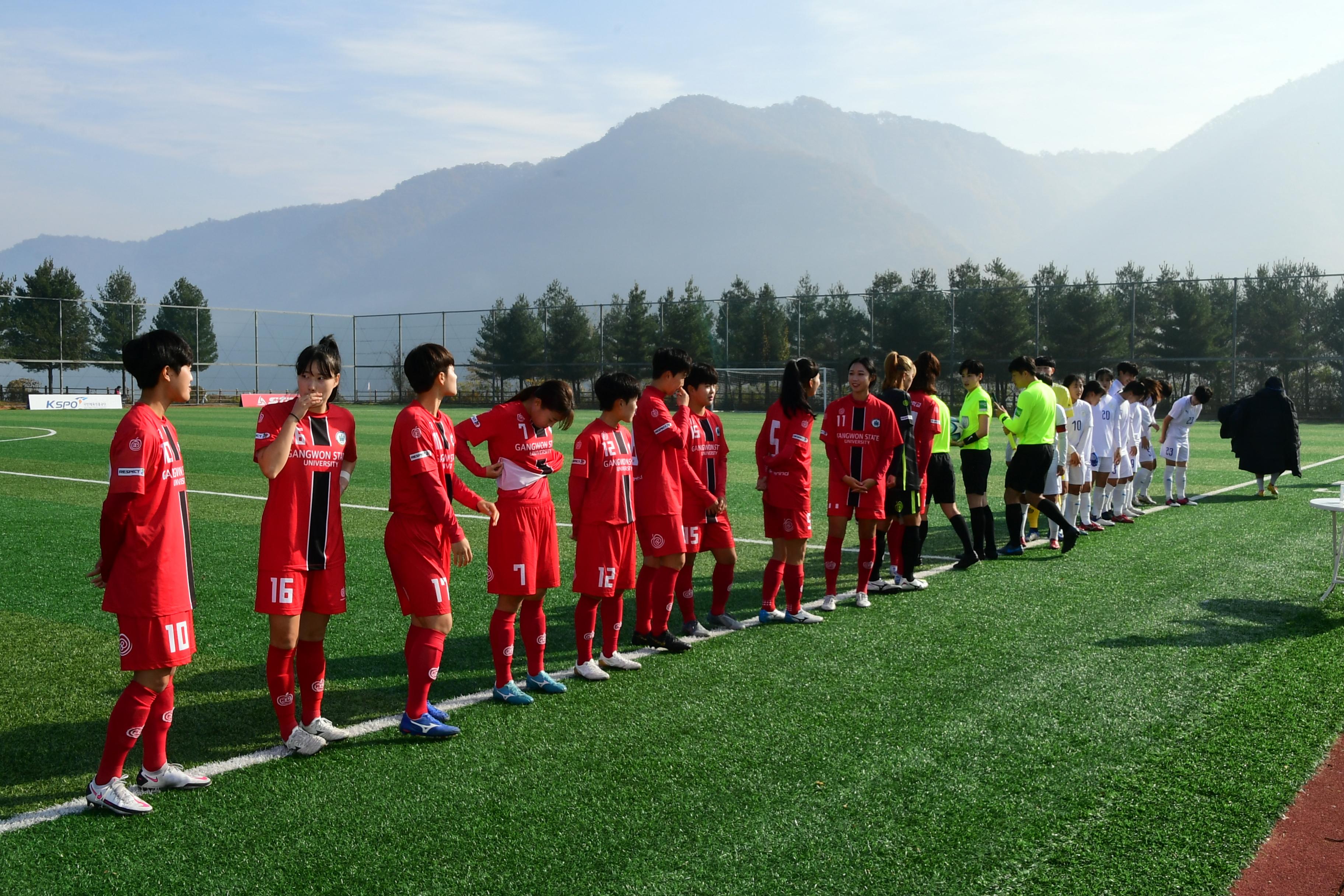 2020 춘계 한국여자축구연맹전 선수단 격려 의 사진