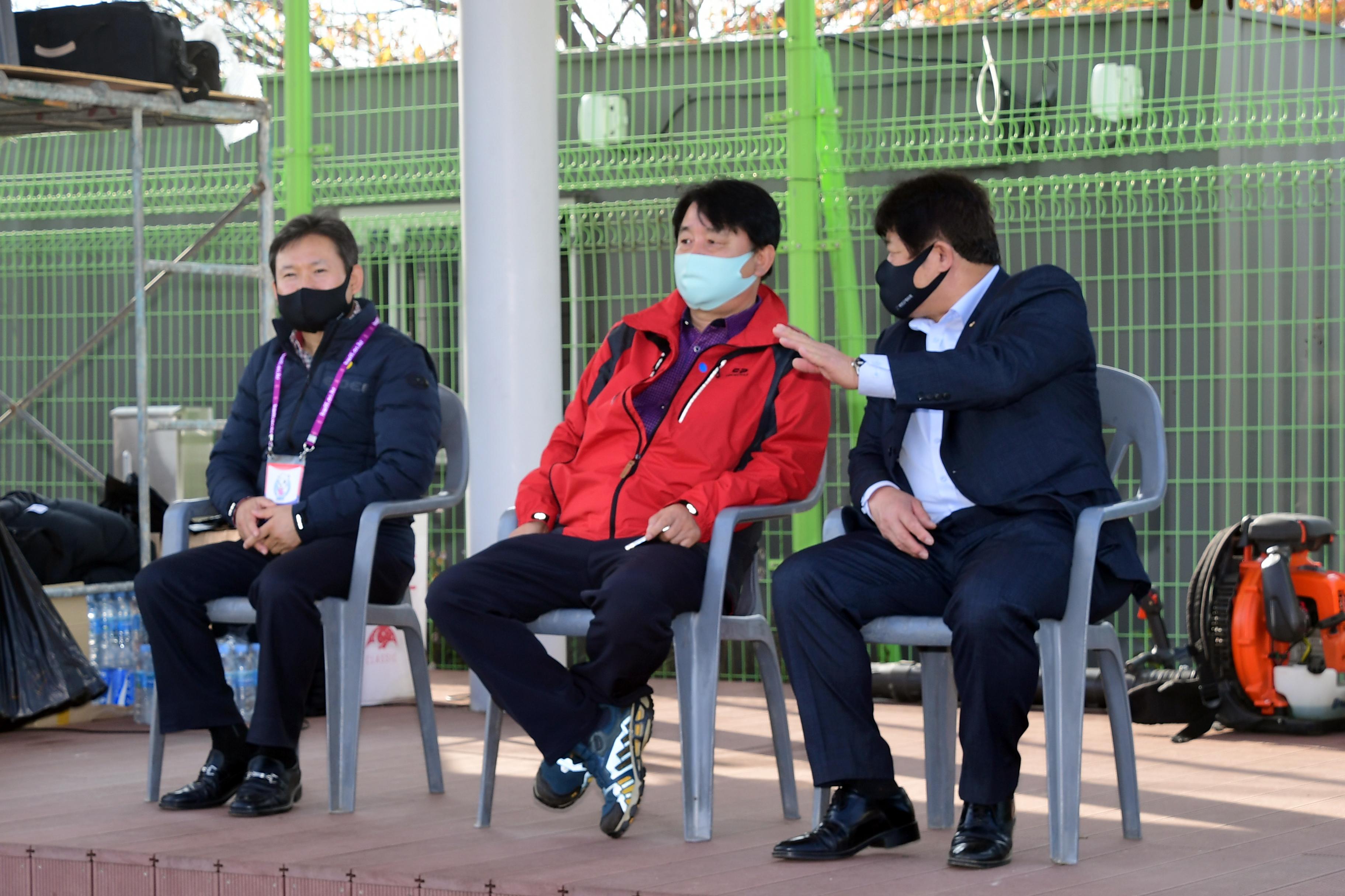 2020 춘계 한국여자축구연맹전 선수단 격려 의 사진