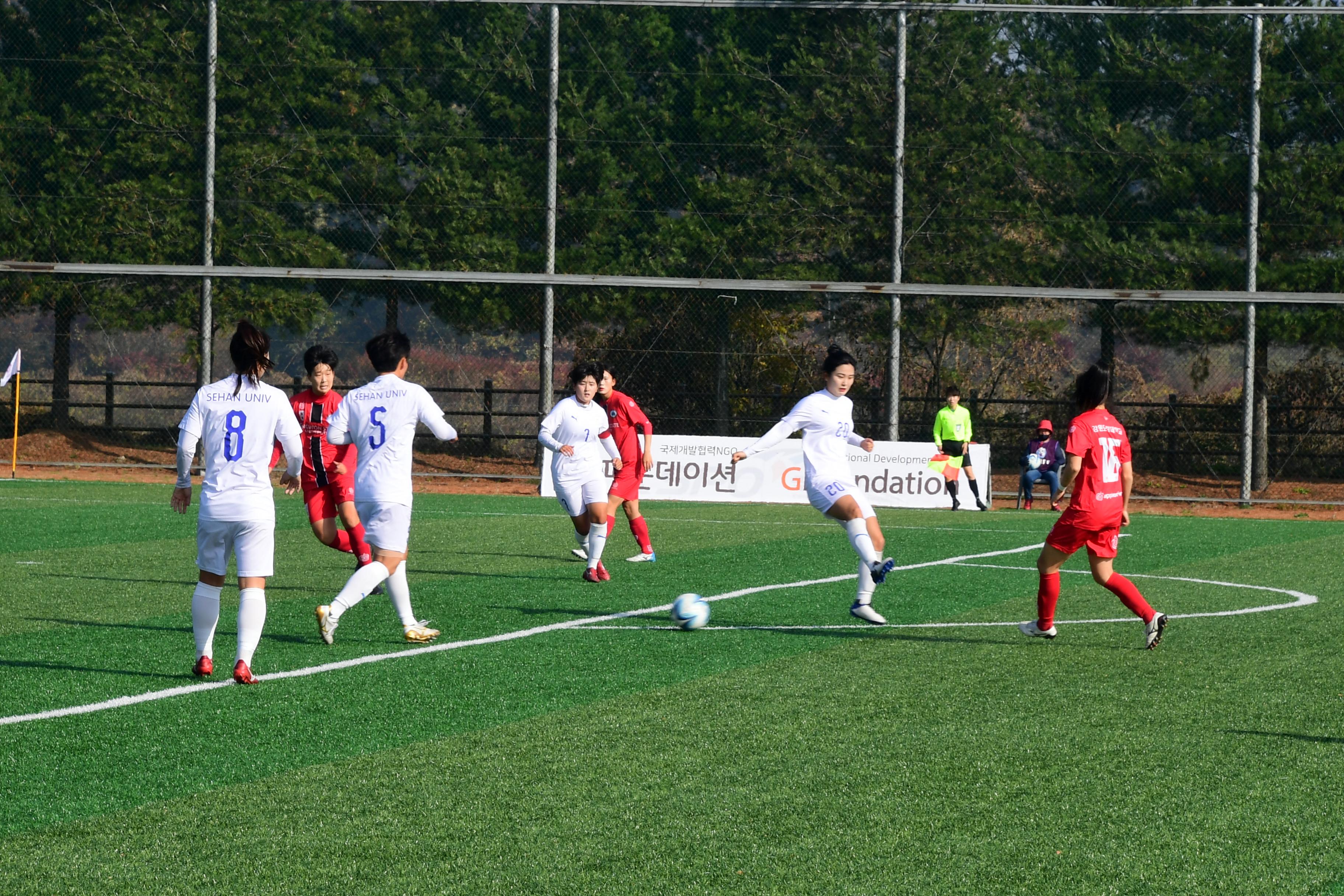 2020 춘계 한국여자축구연맹전 선수단 격려 의 사진