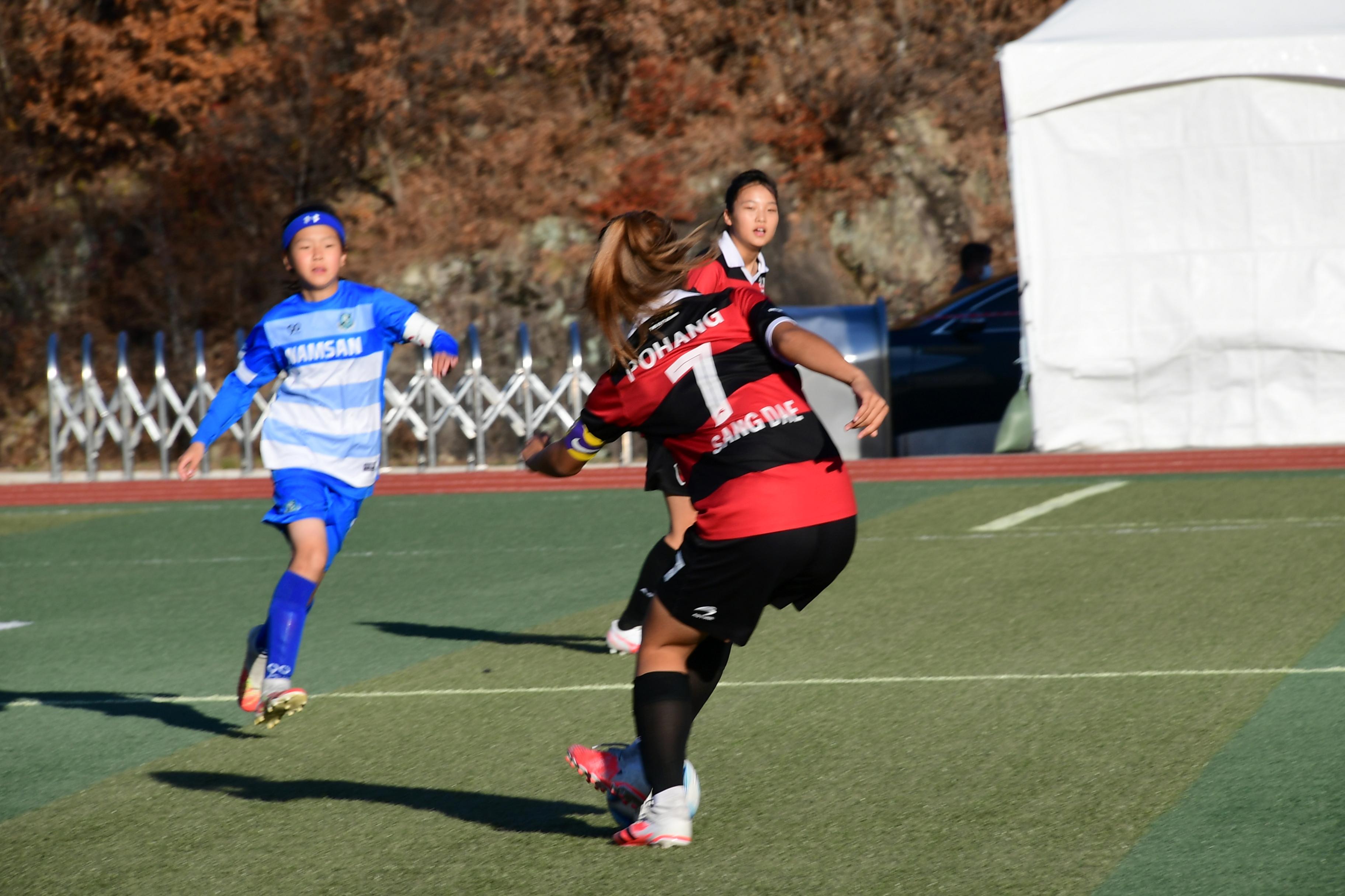 2020 춘계 한국여자축구연맹전 선수단 격려 의 사진