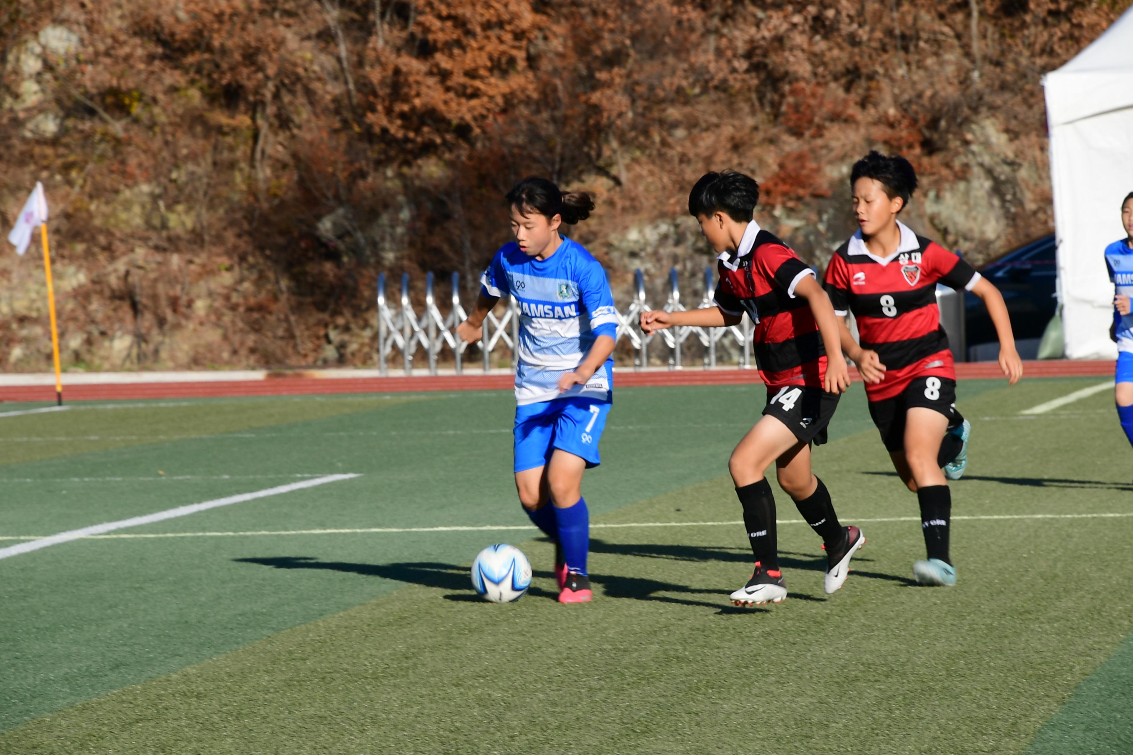 2020 춘계 한국여자축구연맹전 선수단 격려 의 사진