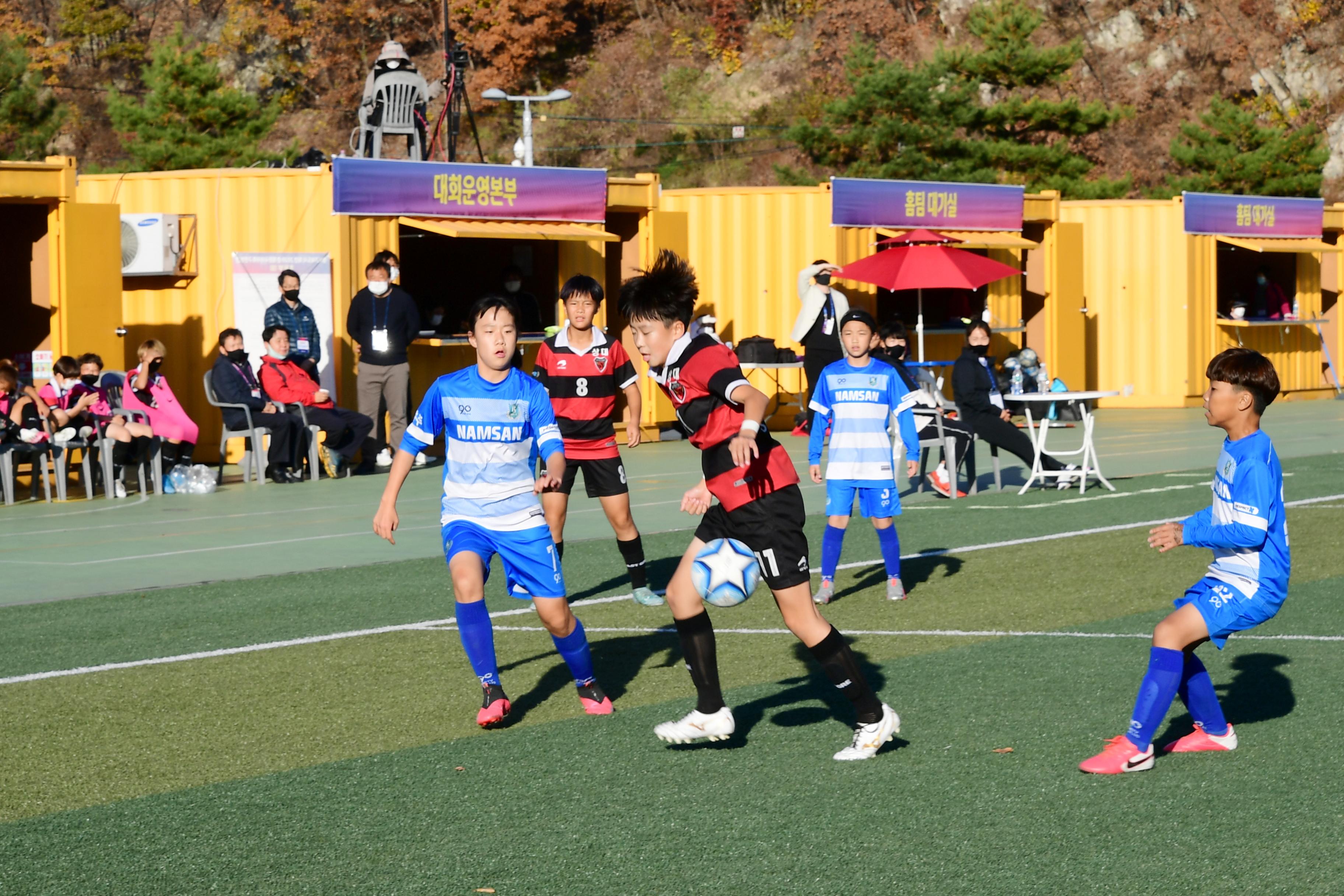 2020 춘계 한국여자축구연맹전 선수단 격려 의 사진