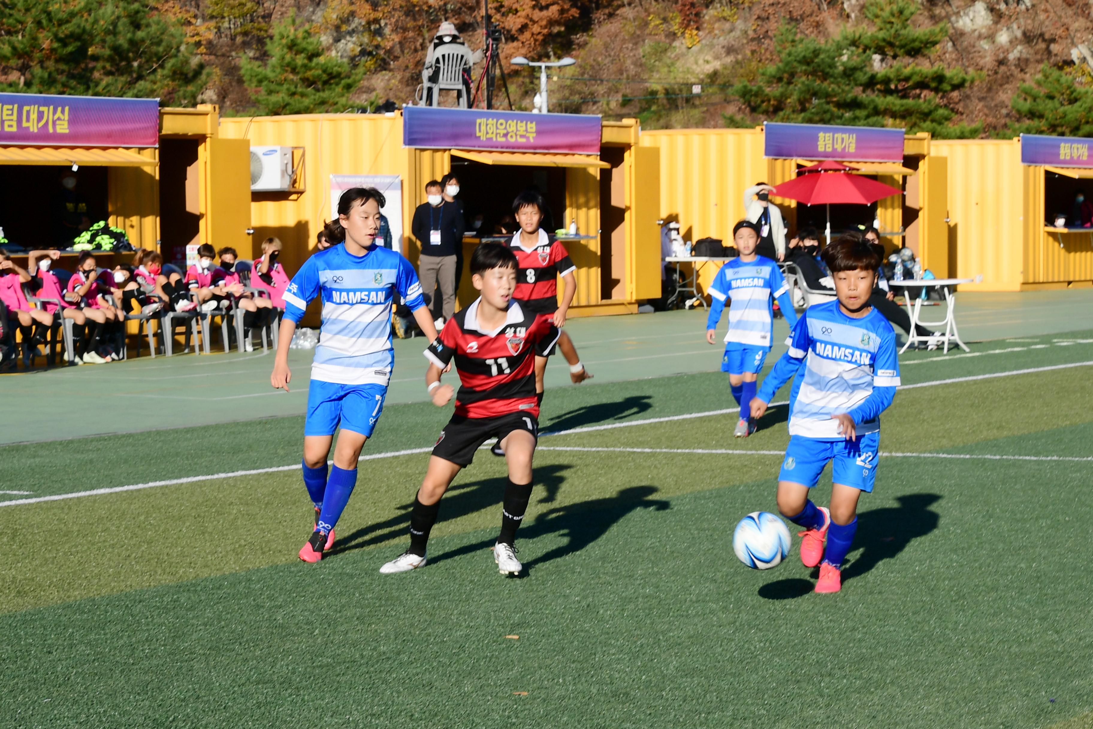 2020 춘계 한국여자축구연맹전 선수단 격려 의 사진