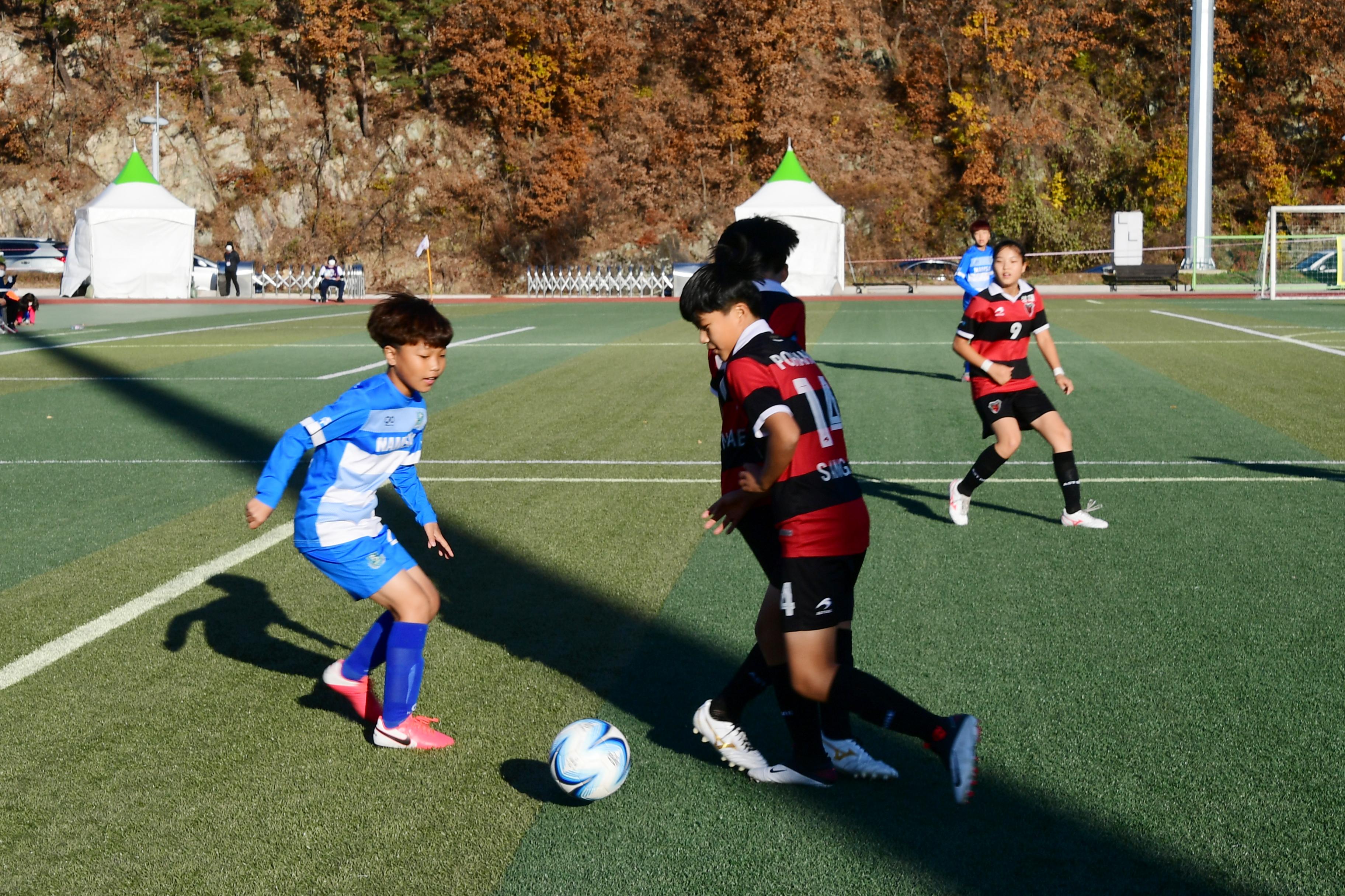 2020 춘계 한국여자축구연맹전 선수단 격려 의 사진