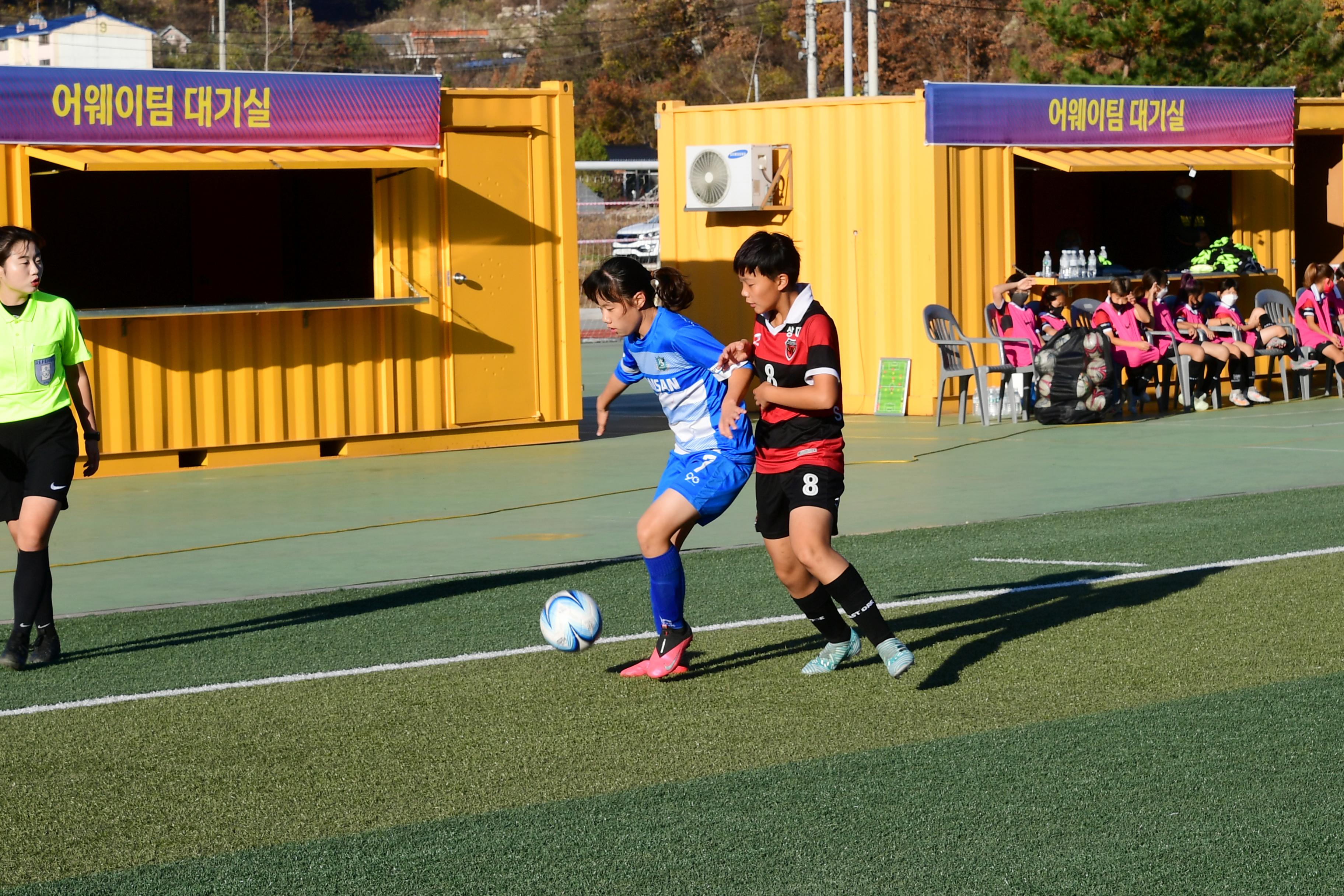 2020 춘계 한국여자축구연맹전 선수단 격려 의 사진