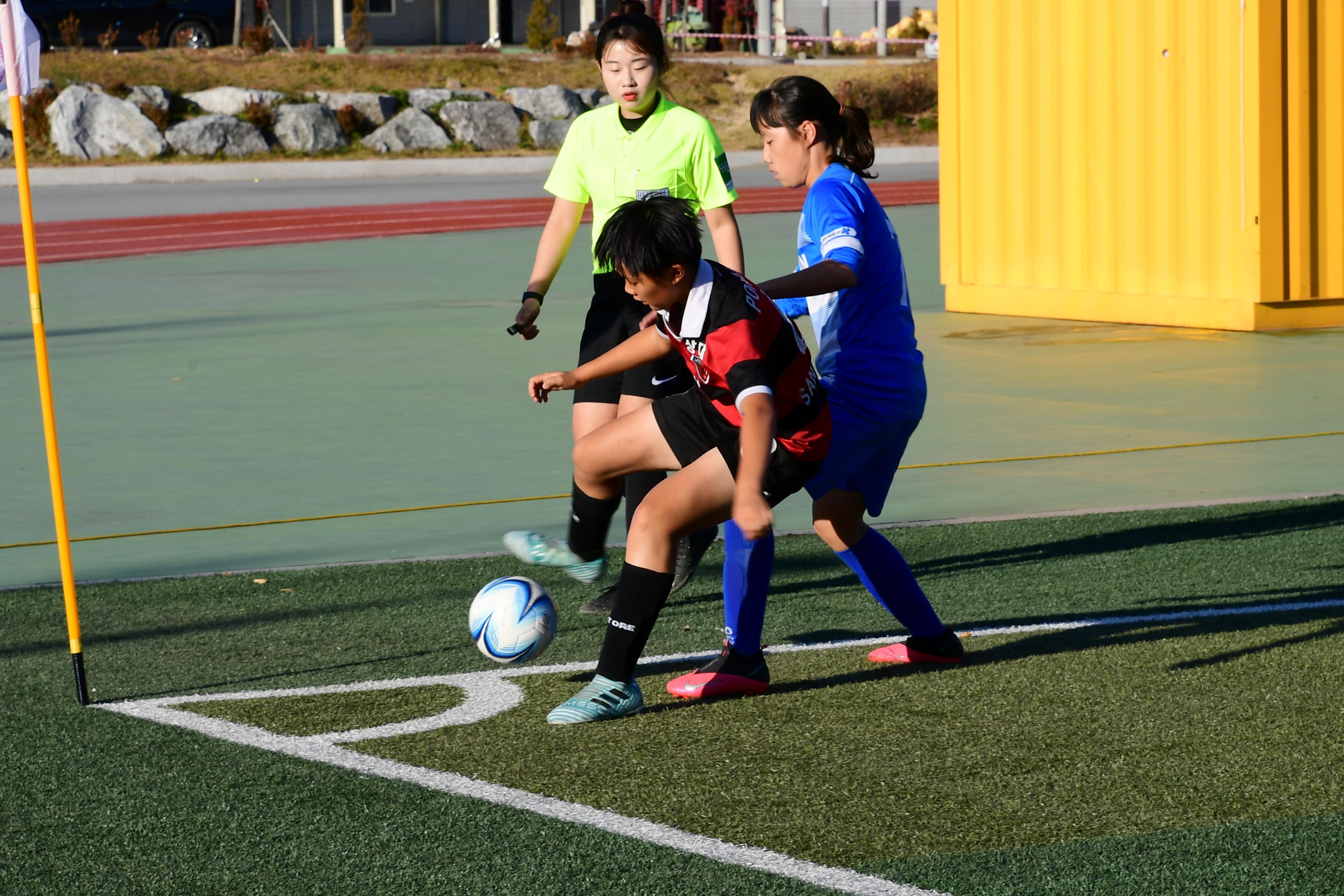 2020 춘계 한국여자축구연맹전 선수단 격려 의 사진