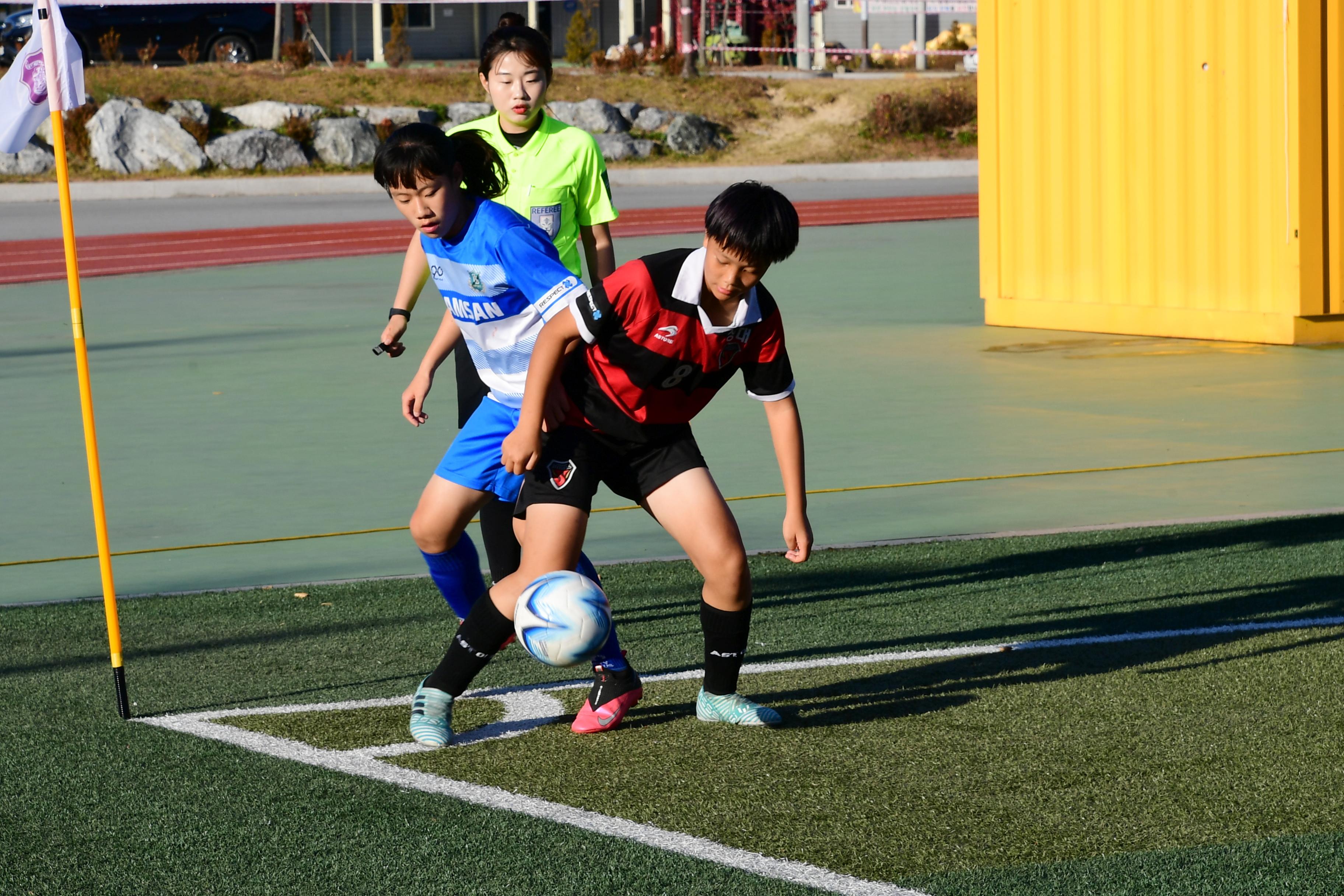 2020 춘계 한국여자축구연맹전 선수단 격려 의 사진