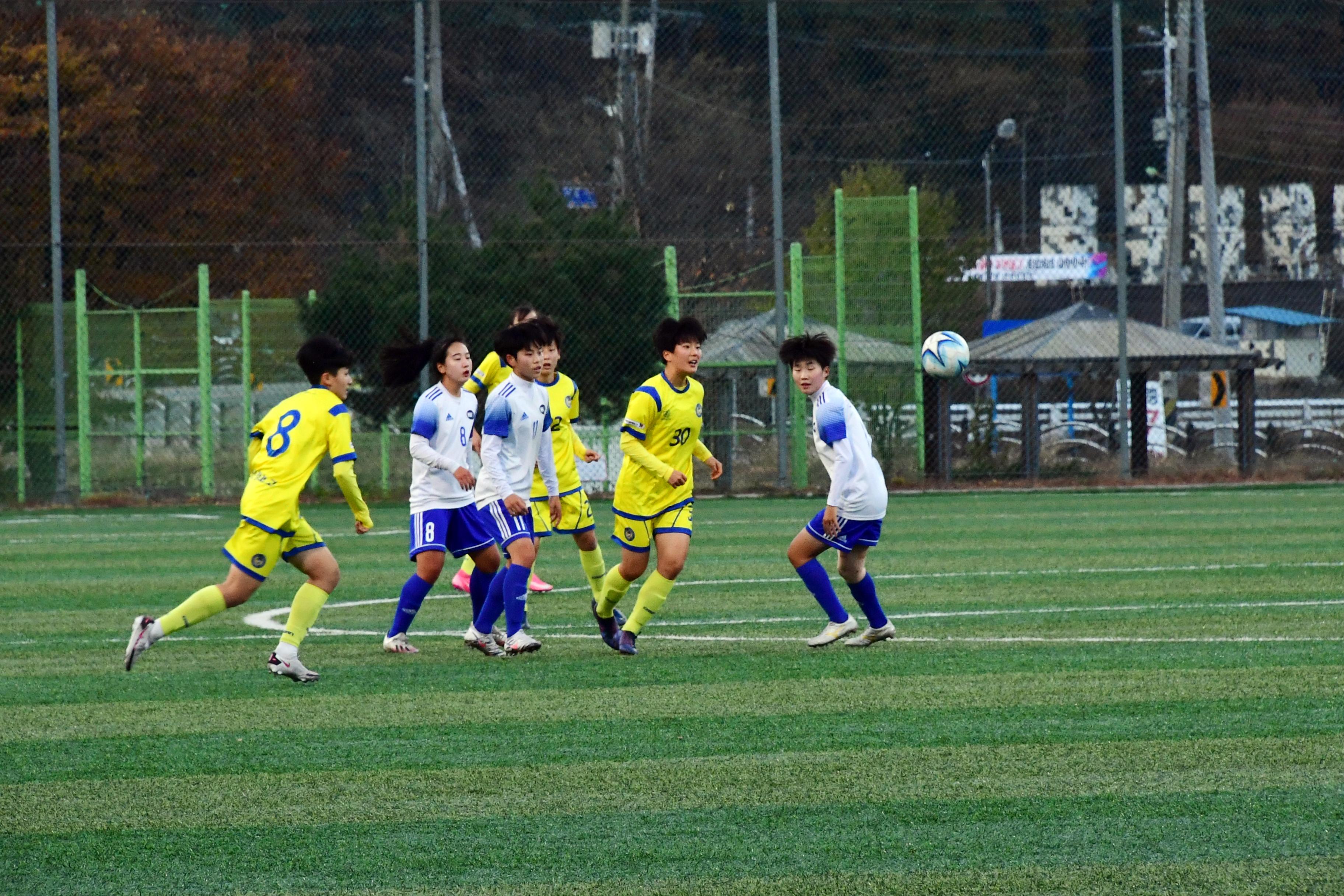 2020 춘계 한국여자축구연맹전 선수단 격려 의 사진