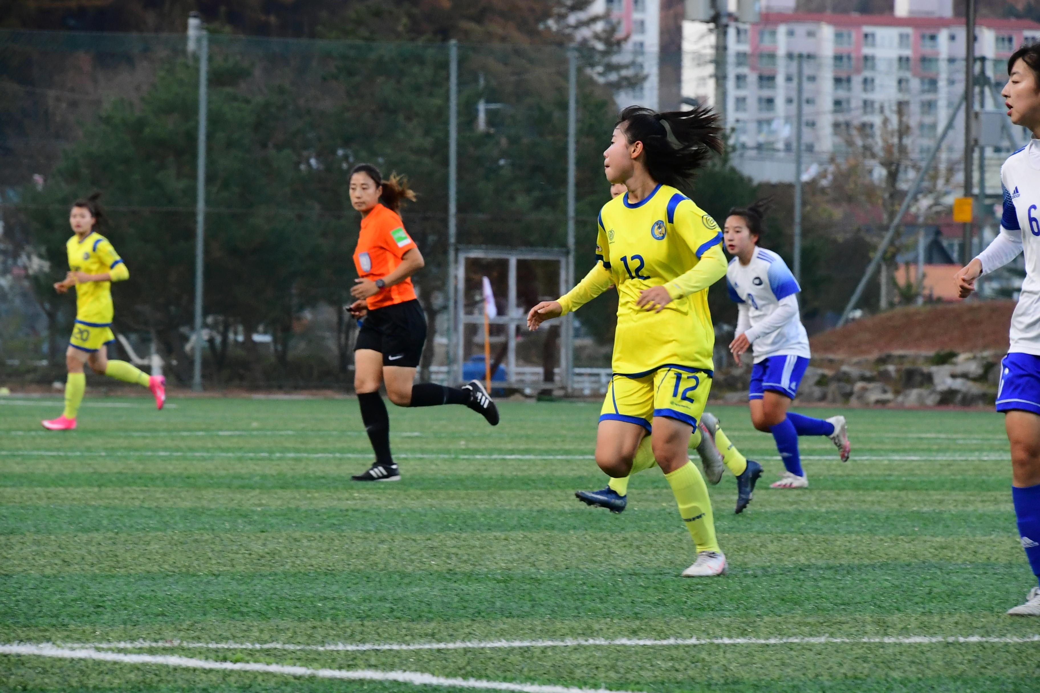 2020 춘계 한국여자축구연맹전 선수단 격려 의 사진