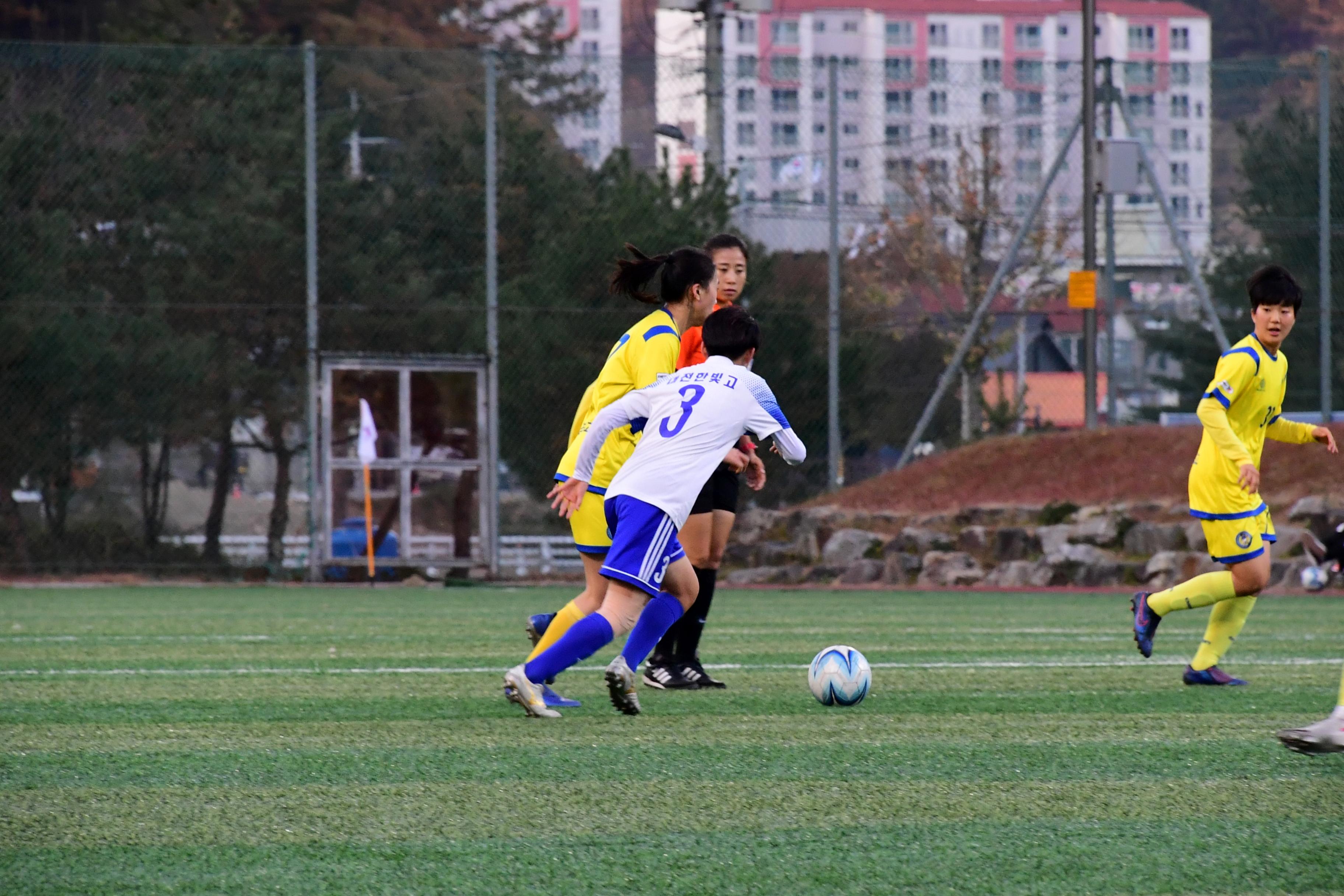 2020 춘계 한국여자축구연맹전 선수단 격려 의 사진