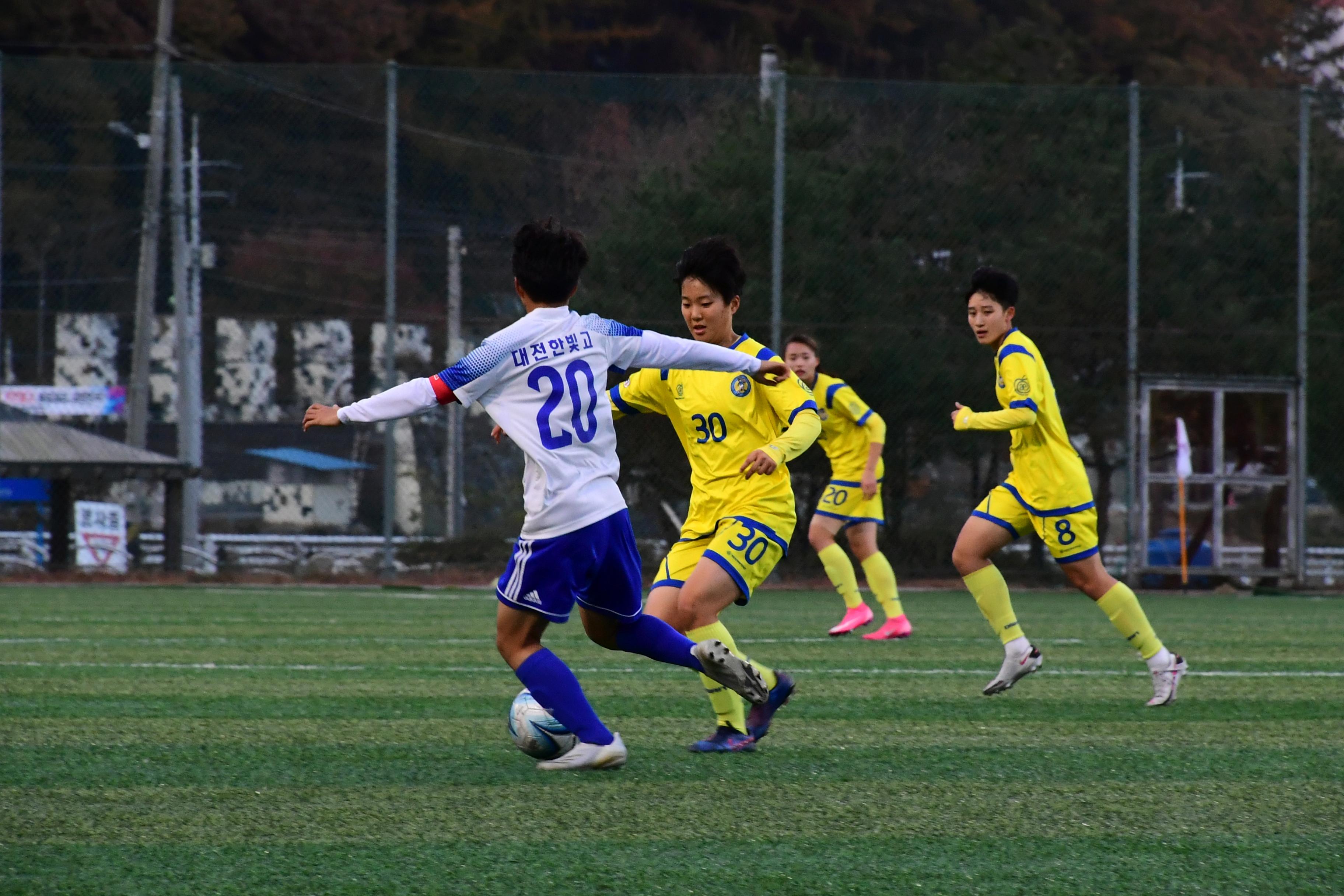 2020 춘계 한국여자축구연맹전 선수단 격려 의 사진