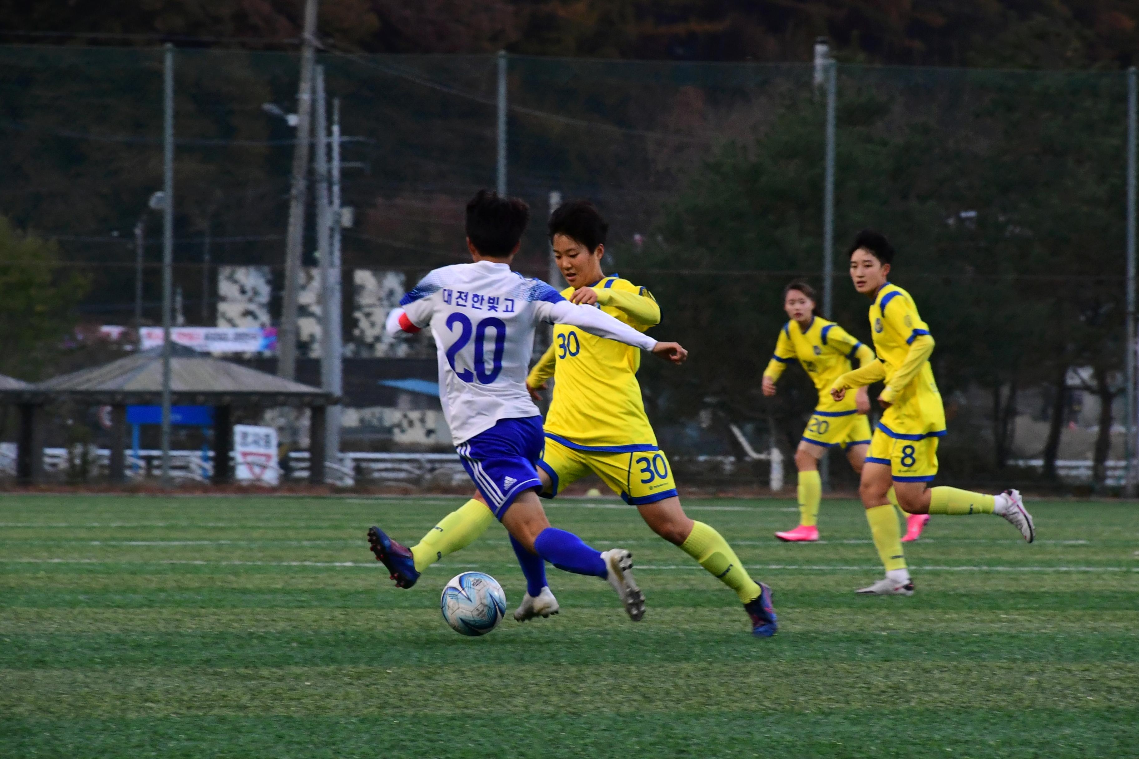 2020 춘계 한국여자축구연맹전 선수단 격려 의 사진