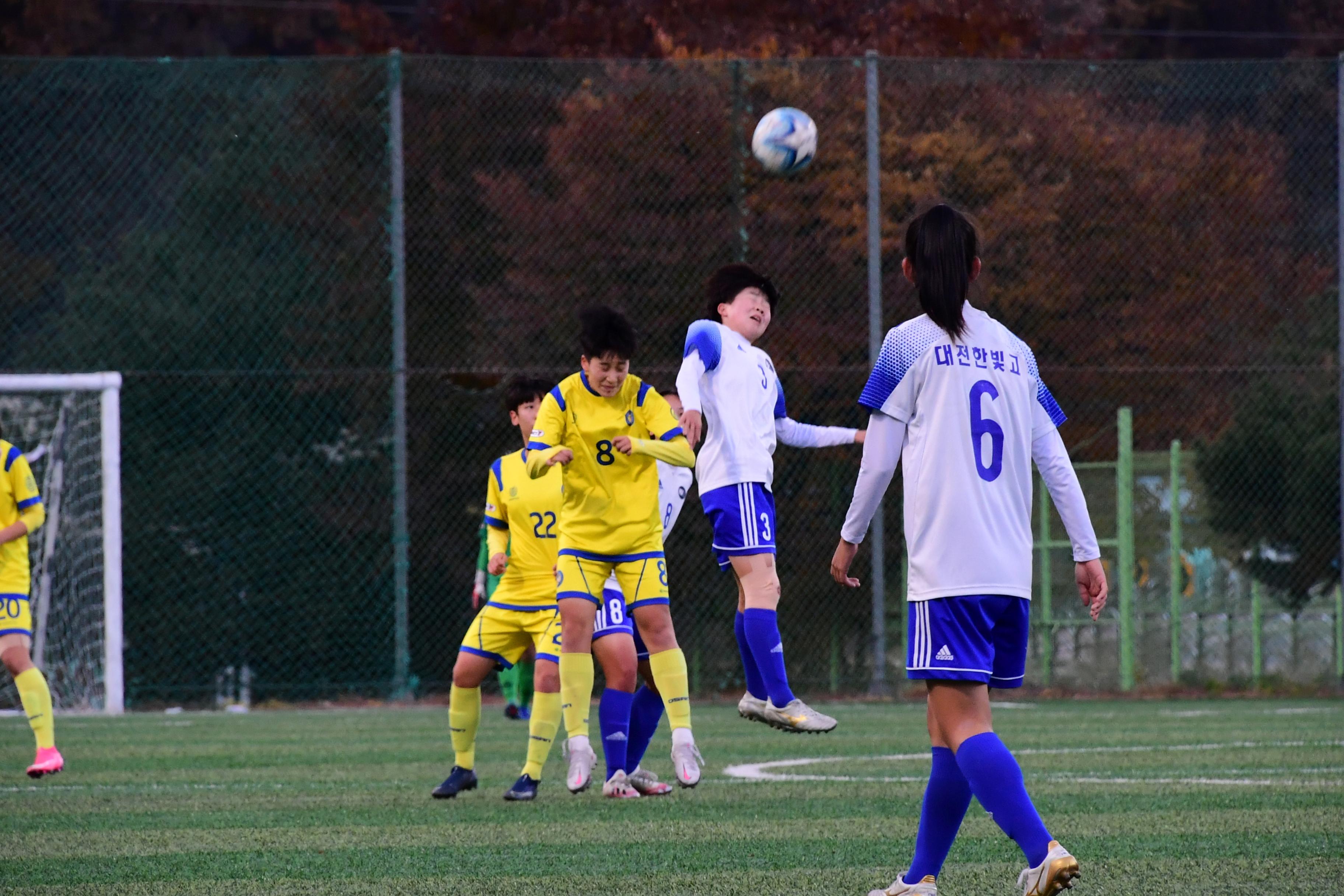 2020 춘계 한국여자축구연맹전 선수단 격려 의 사진